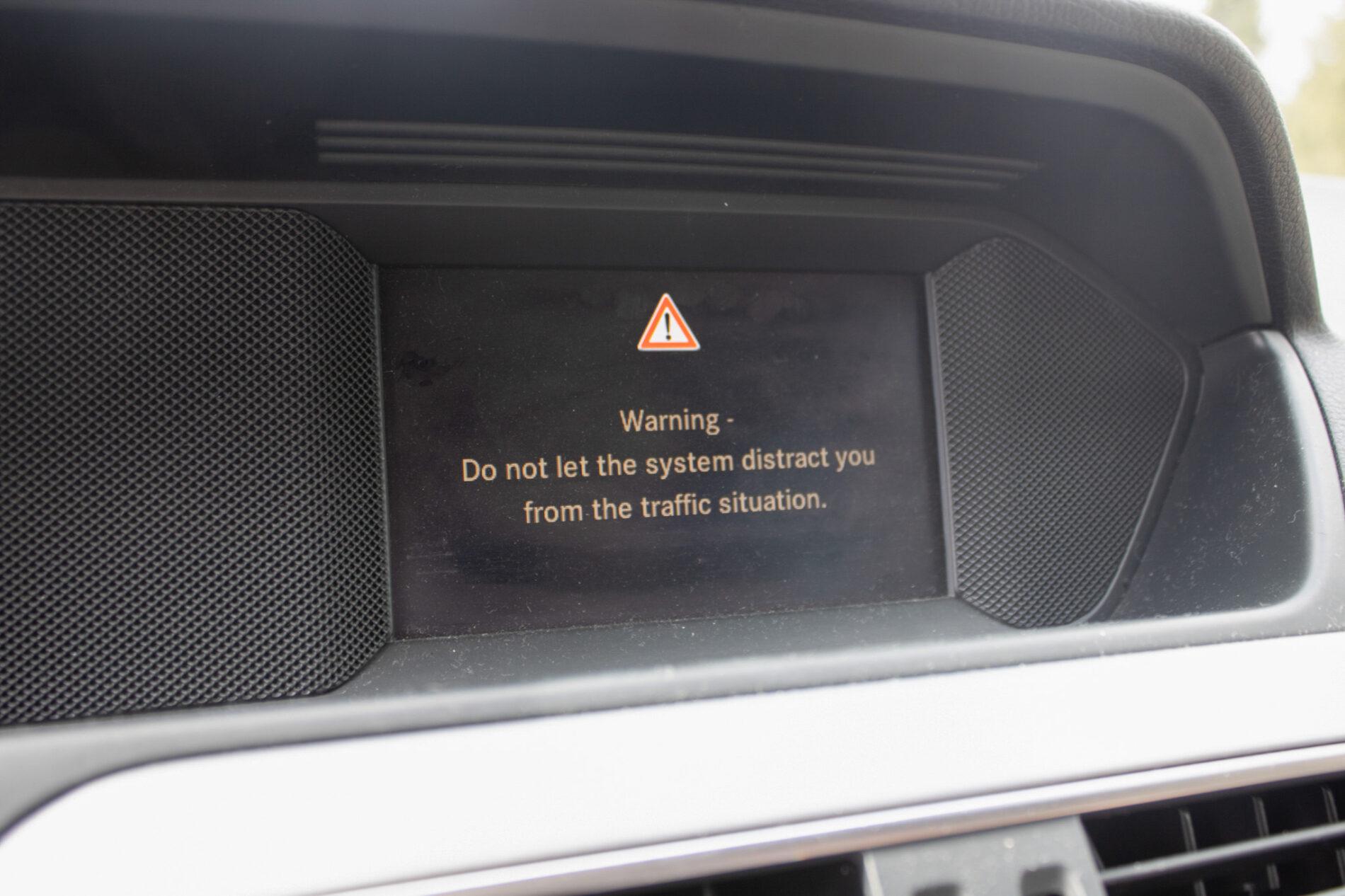 2011 Mercedes-Benz C 300, biela sedan, 206 000 km