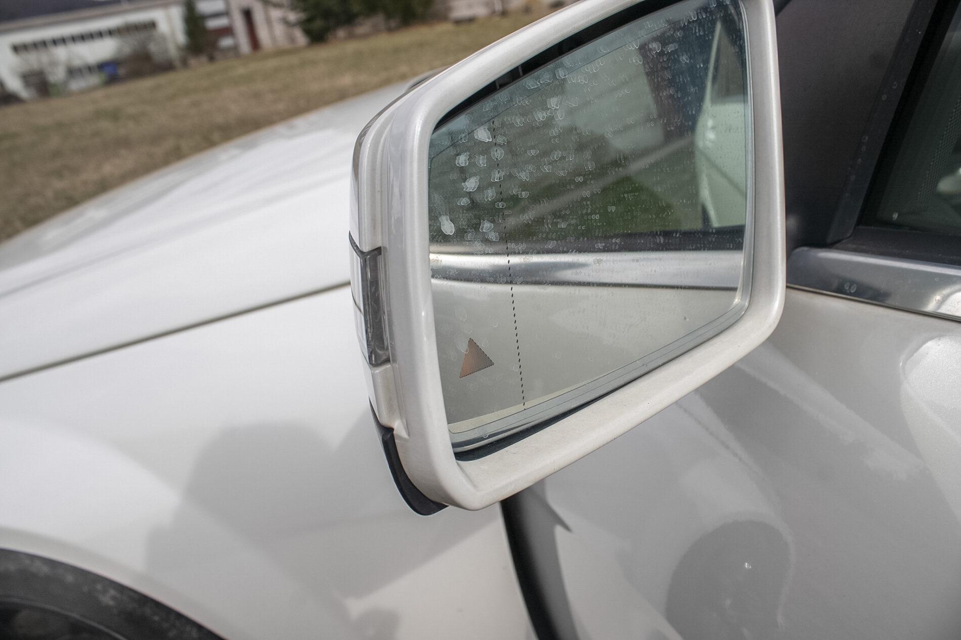 2011 Mercedes-Benz C 300, biela sedan, 206 000 km