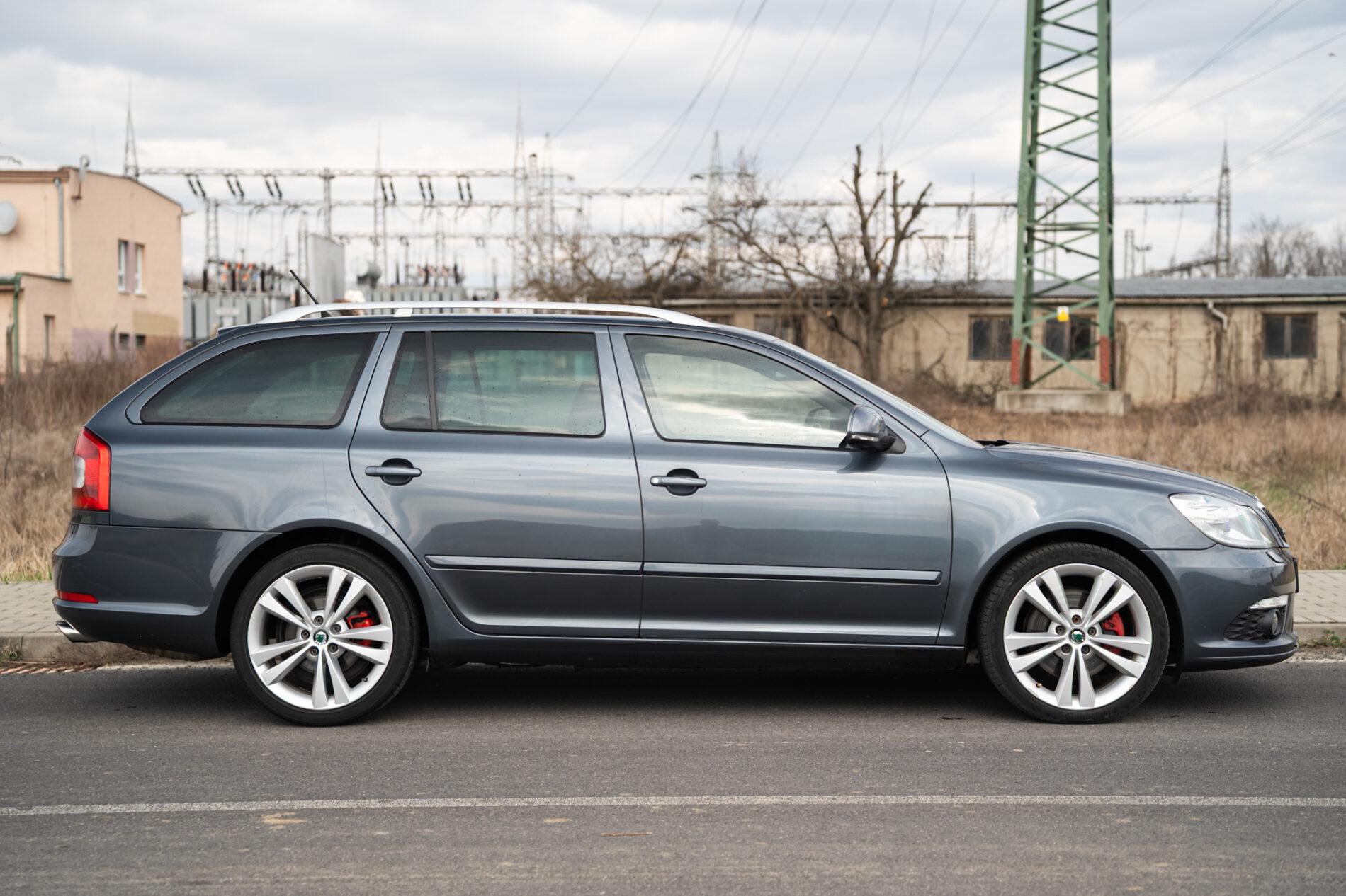 2009 Skoda Octavia RS, sivá kombi, 218 219 km