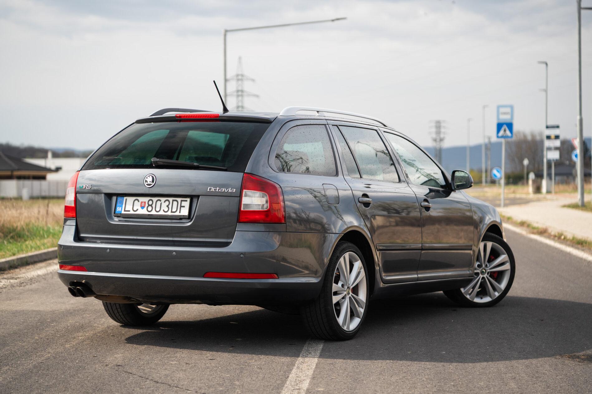 2009 Skoda Octavia RS, sivá kombi, 218 219 km