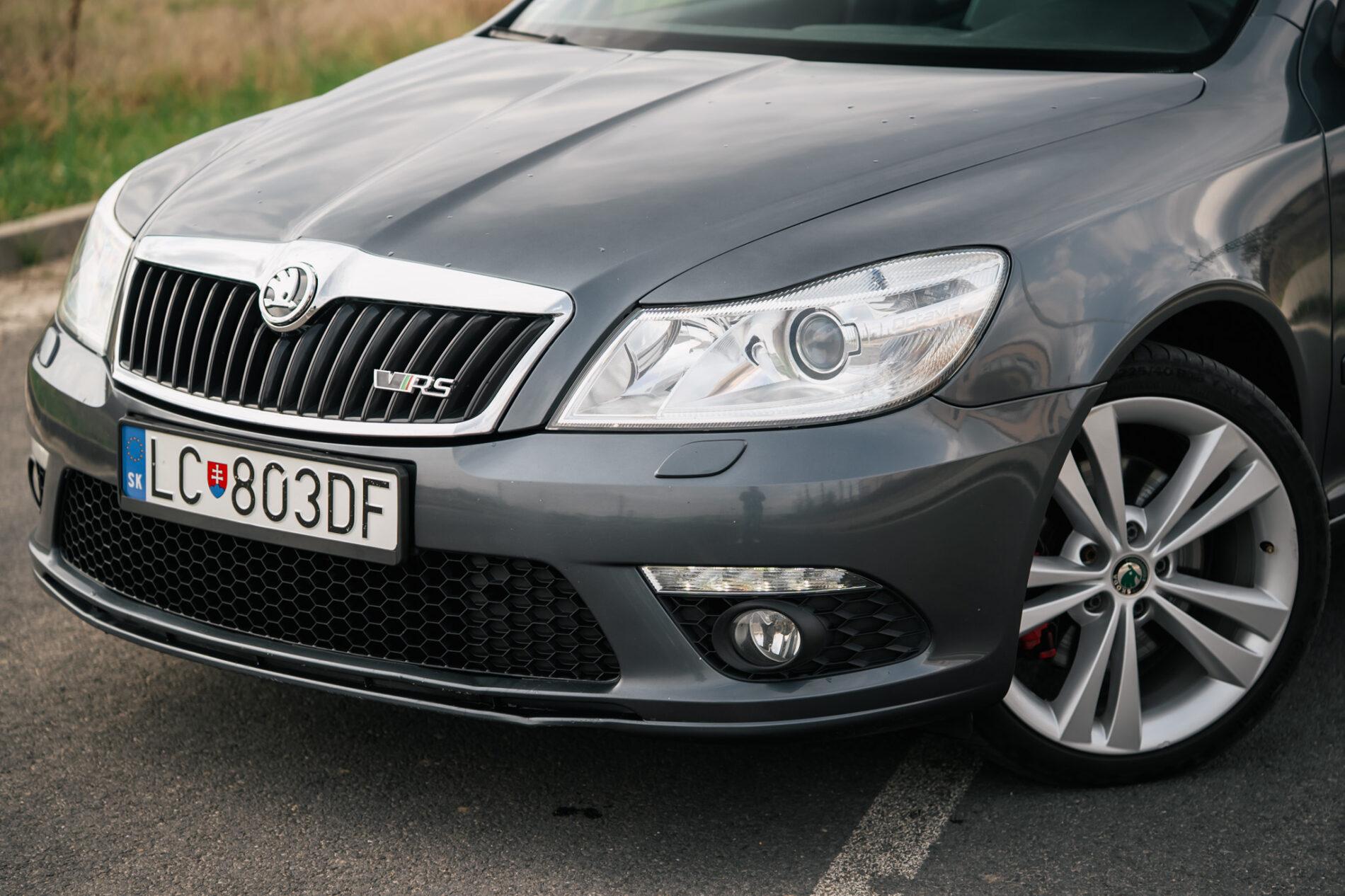2009 Skoda Octavia RS, sivá kombi, 218 219 km