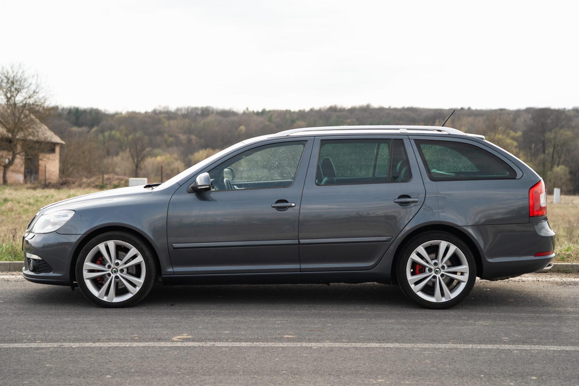 2009 Skoda Octavia RS, sivá kombi, 218 219 km