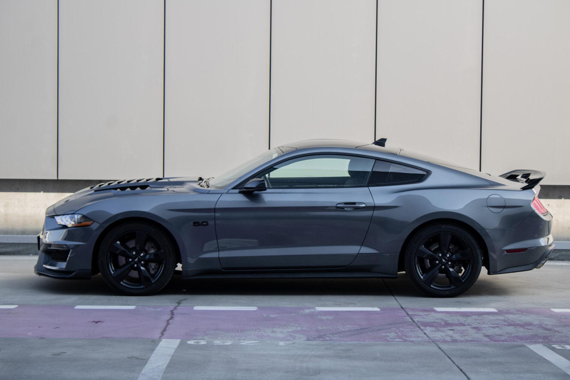 2022 Ford Mustang Mach 1, sivá kupé, 83 631 km