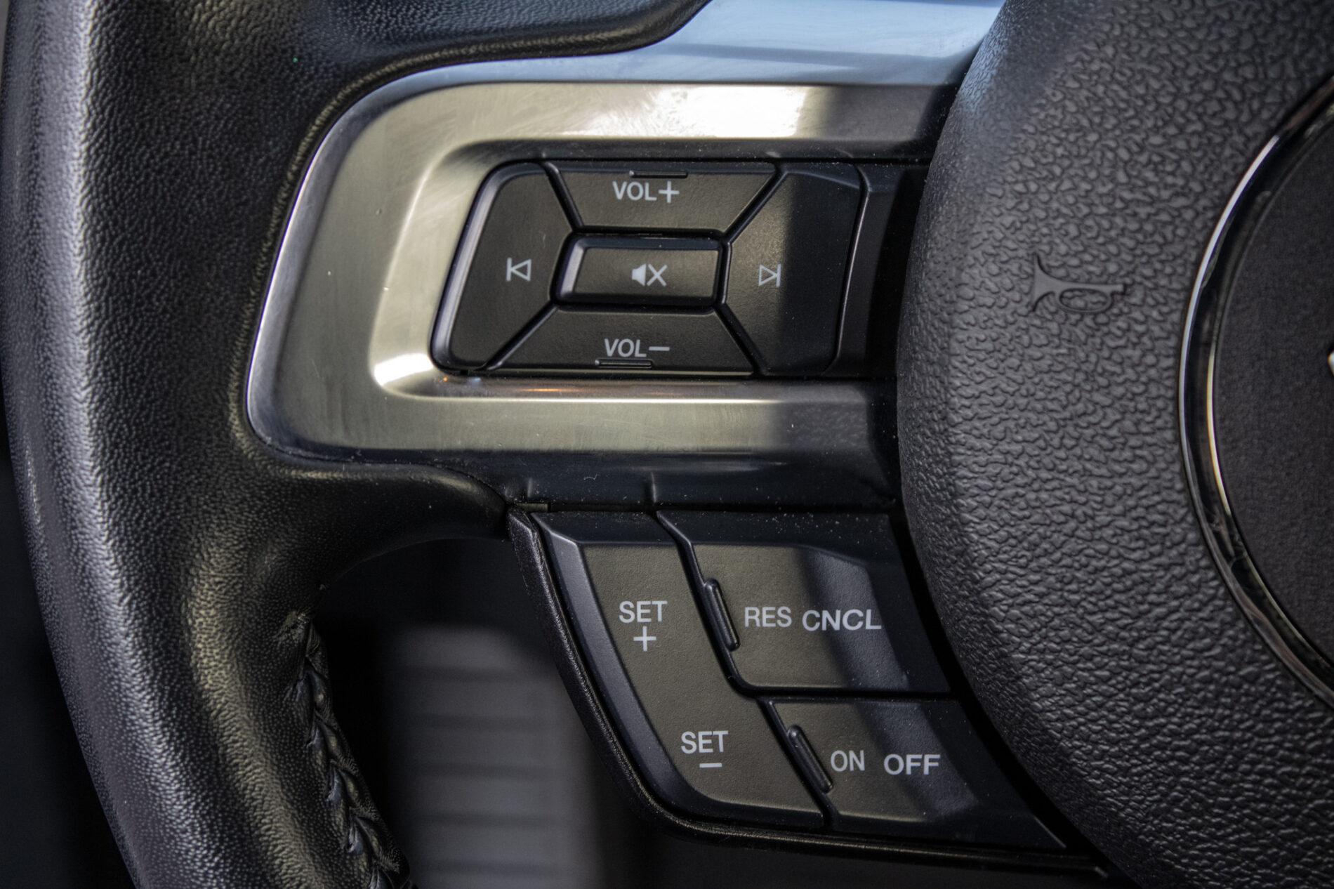 2022 Ford Mustang Mach 1, sivá kupé, 83 631 km