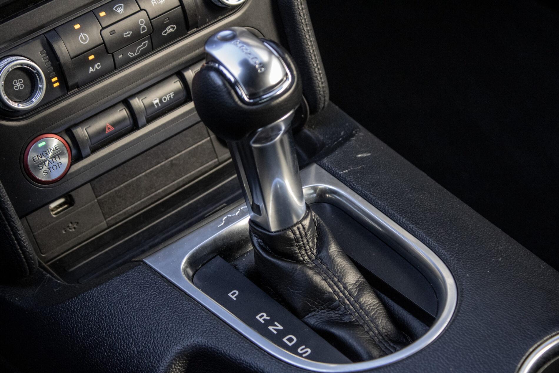 2022 Ford Mustang Mach 1, sivá kupé, 83 631 km