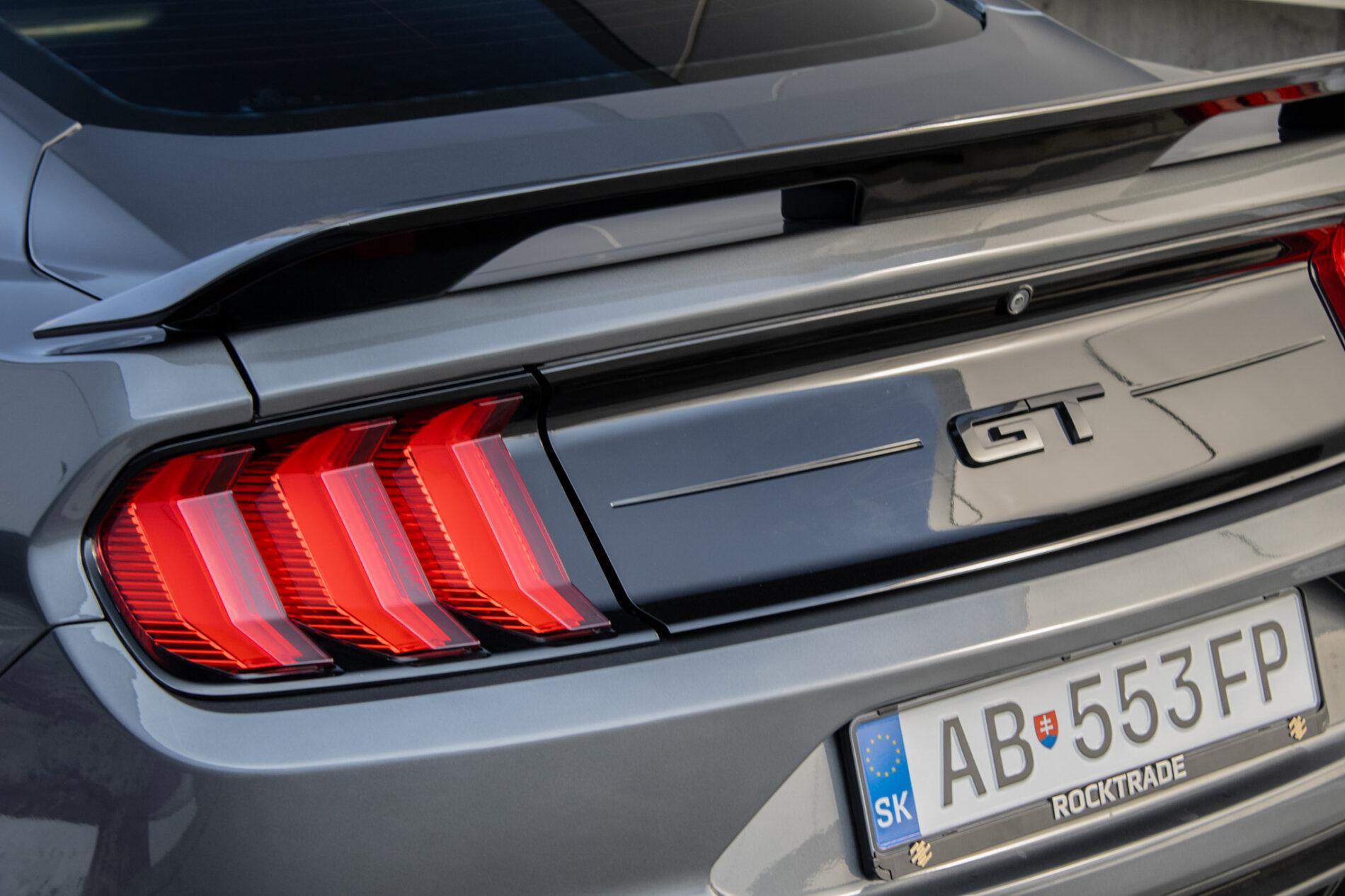 2022 Ford Mustang Mach 1, sivá kupé, 83 631 km