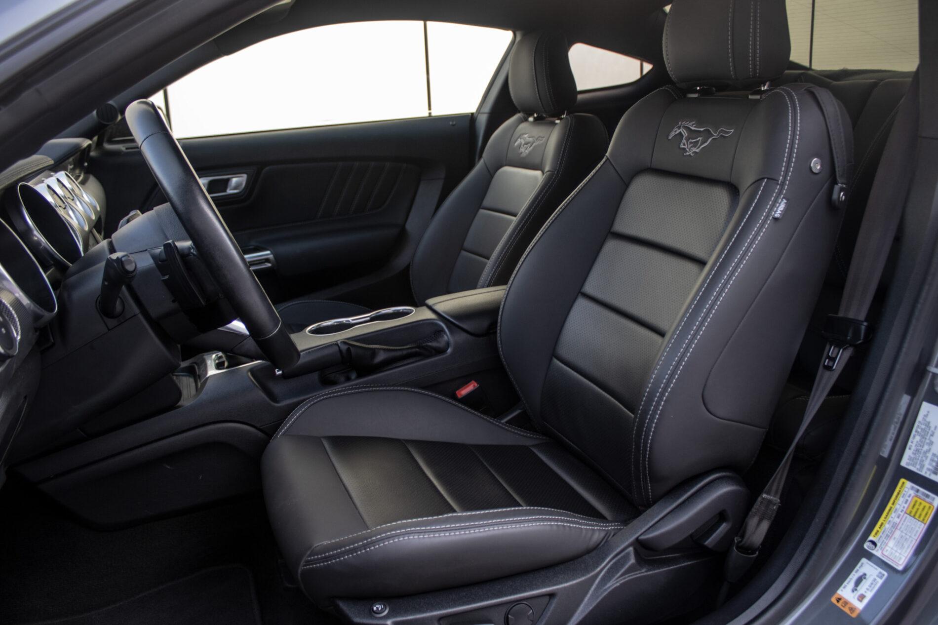 2022 Ford Mustang Mach 1, sivá kupé, 83 631 km