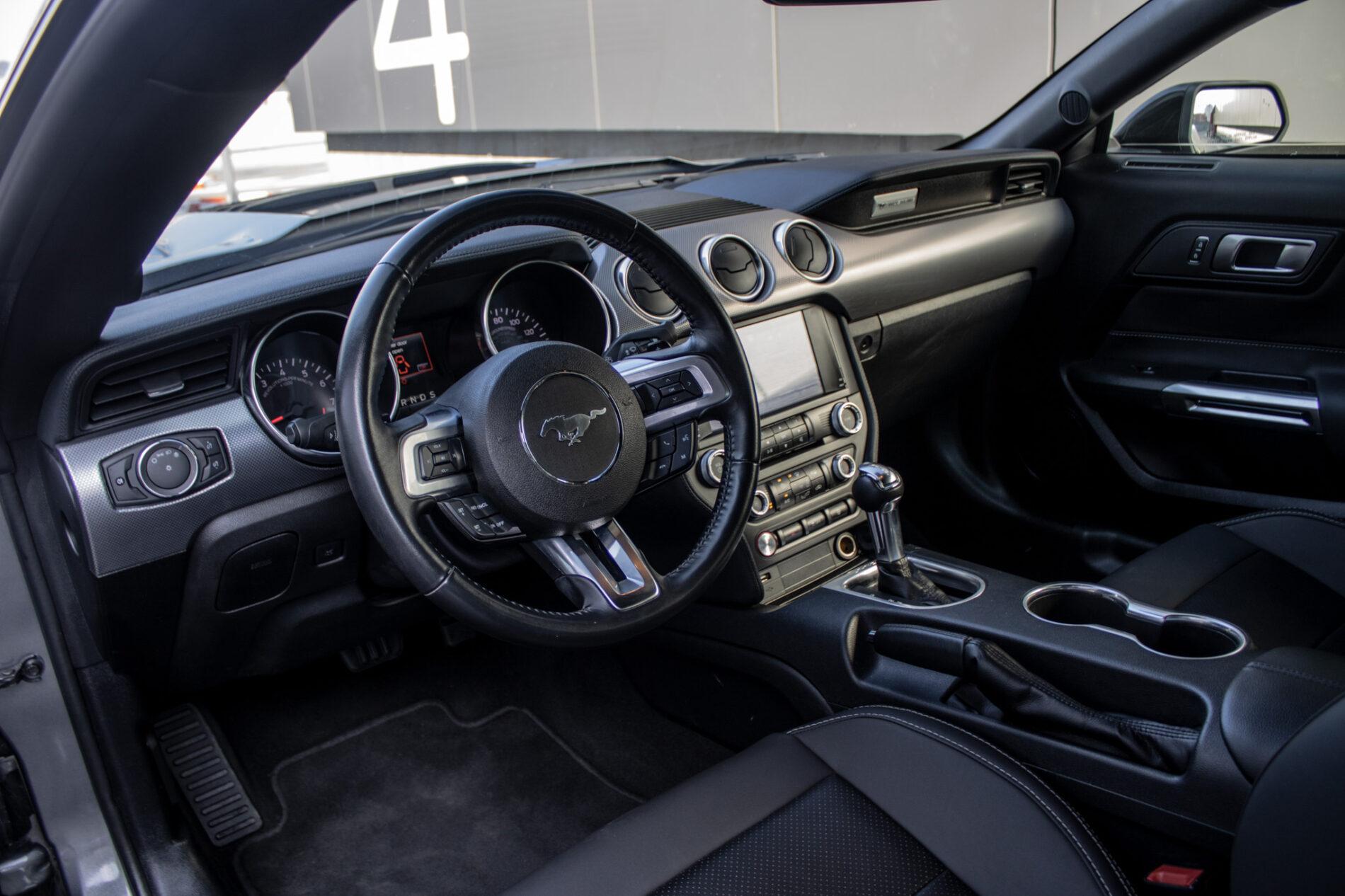 2022 Ford Mustang Mach 1, sivá kupé, 83 631 km