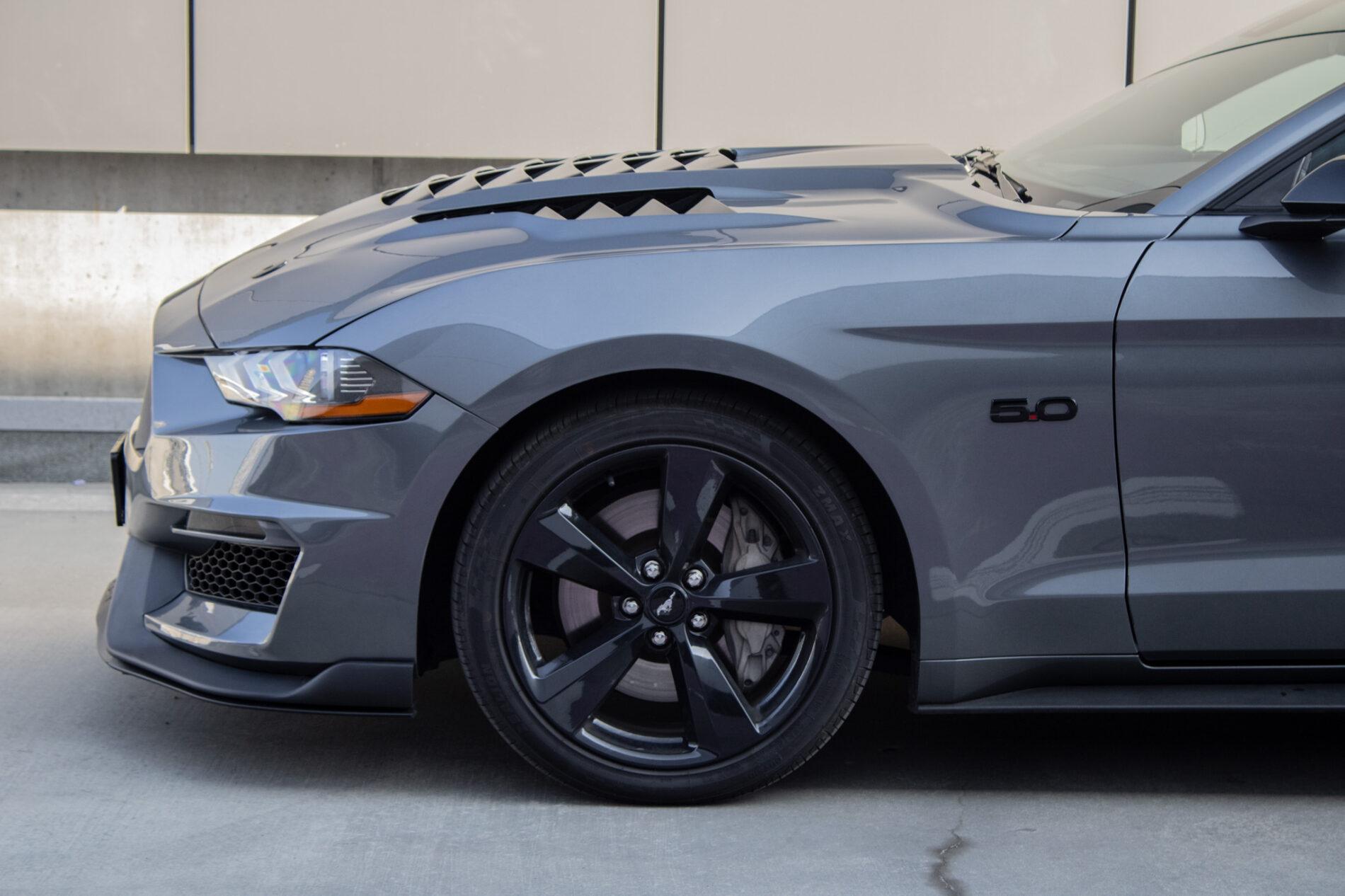 2022 Ford Mustang Mach 1, sivá kupé, 83 631 km