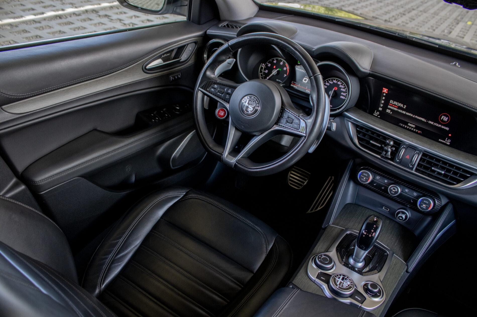 2019 Alfa Romeo Stelvio, sivá suv, 56 139 km
