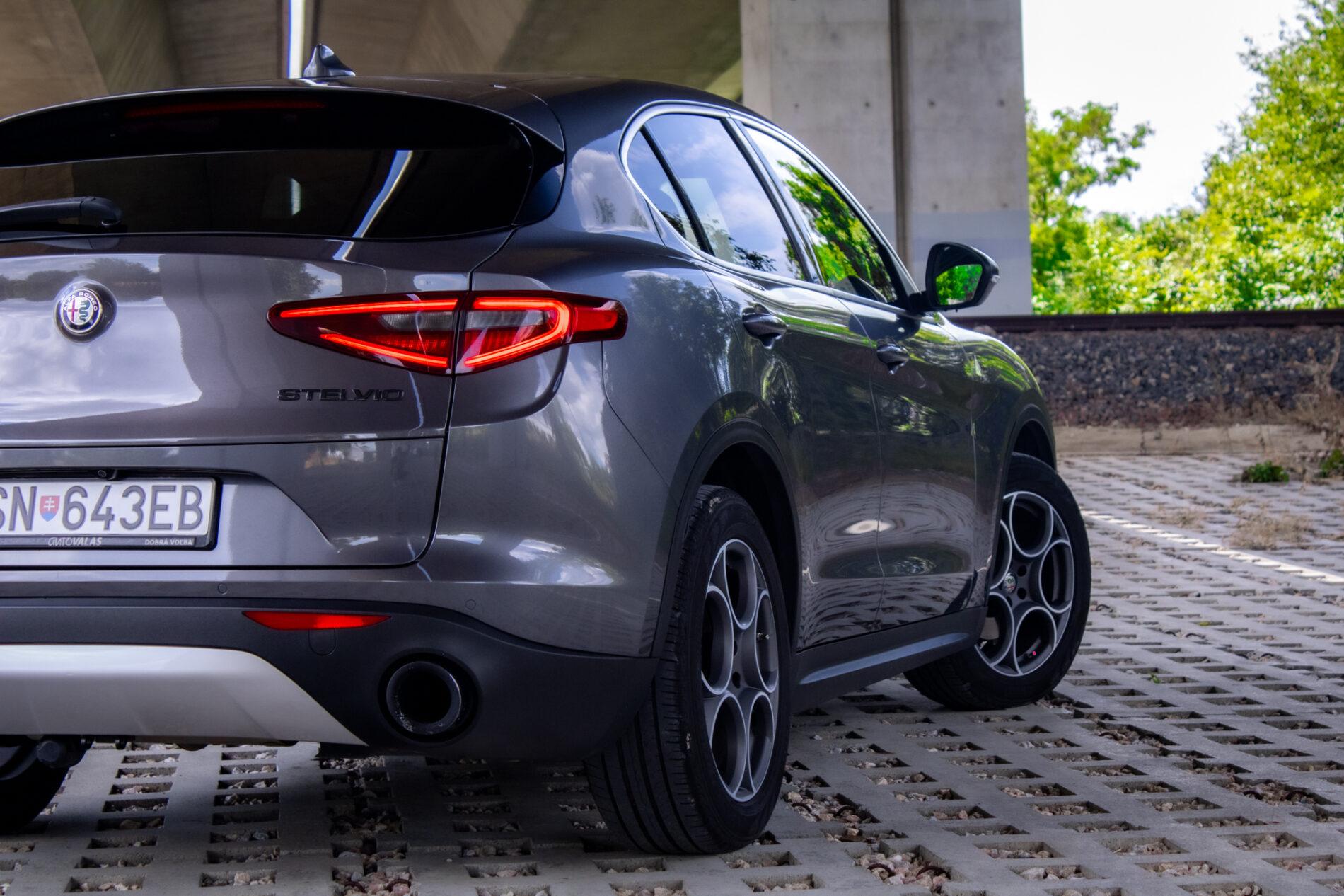 2019 Alfa Romeo Stelvio, sivá suv, 56 139 km