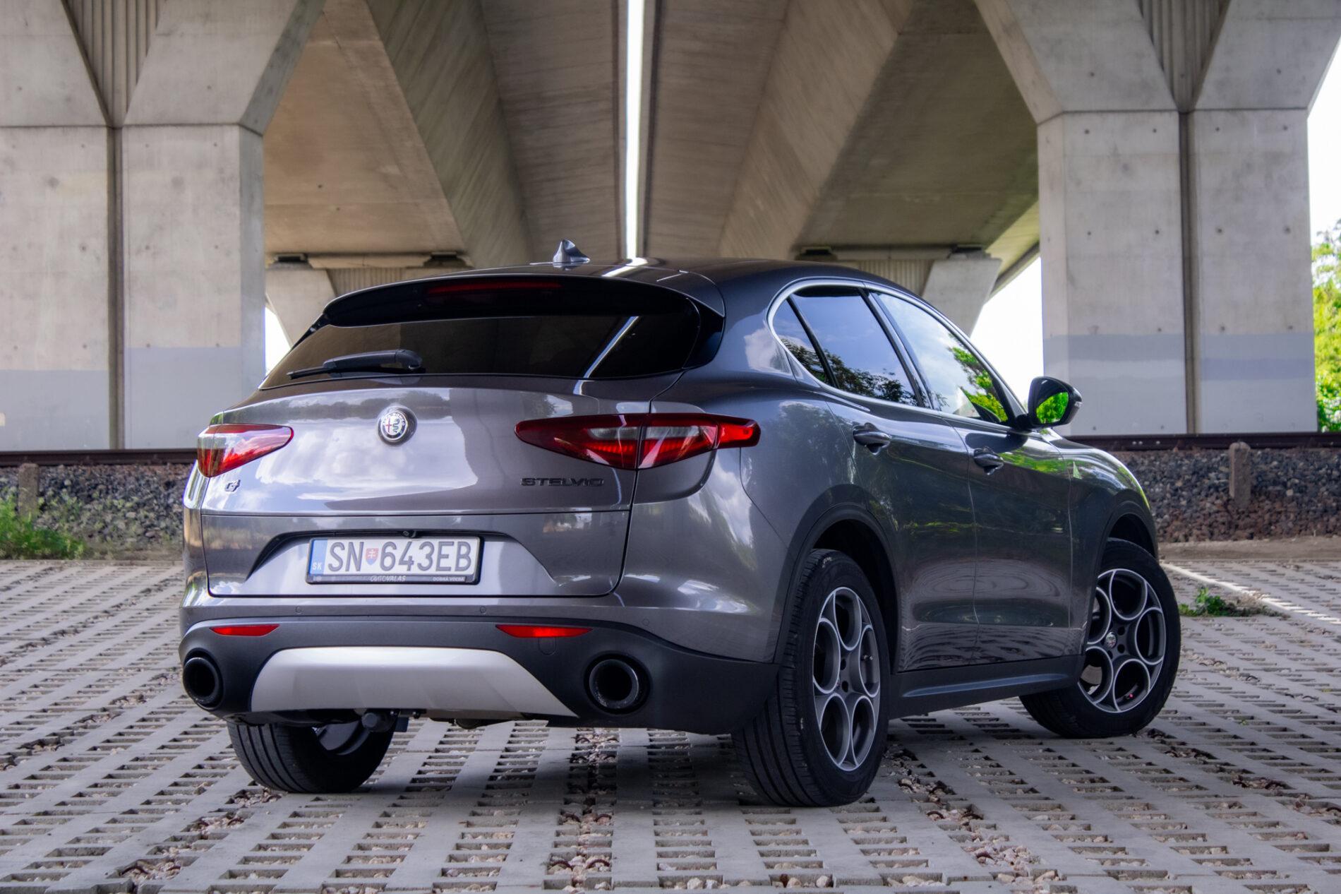 2019 Alfa Romeo Stelvio, sivá suv, 56 139 km