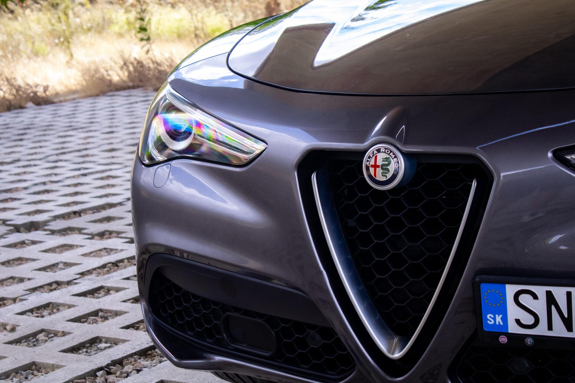 2019 Alfa Romeo Stelvio, sivá suv, 56 139 km