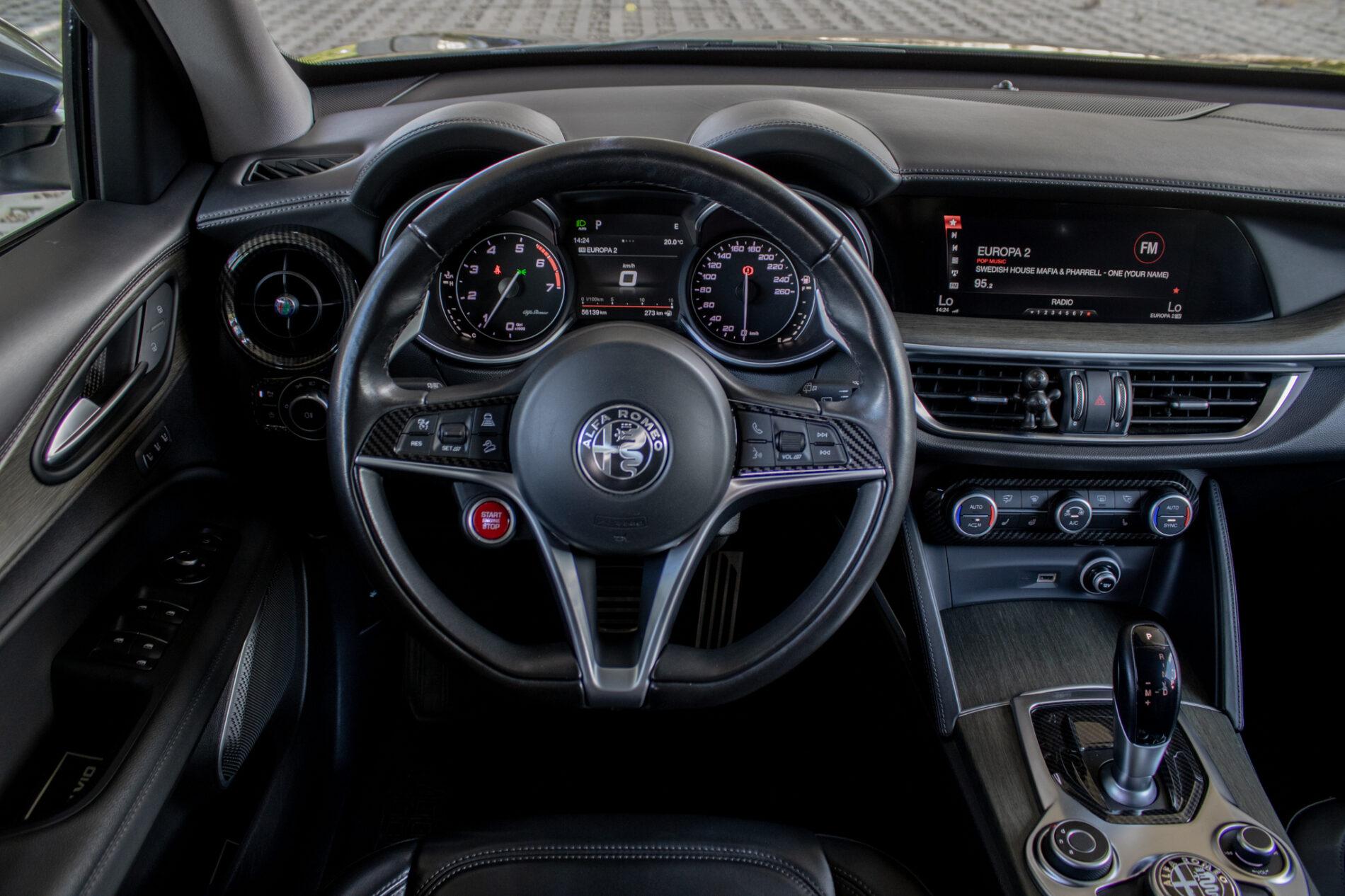 2019 Alfa Romeo Stelvio, sivá suv, 56 139 km