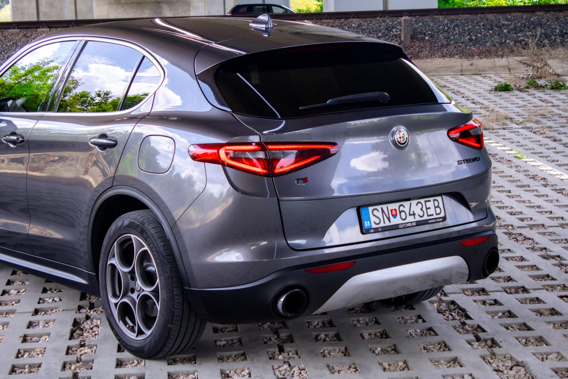 2019 Alfa Romeo Stelvio, sivá suv, 56 139 km