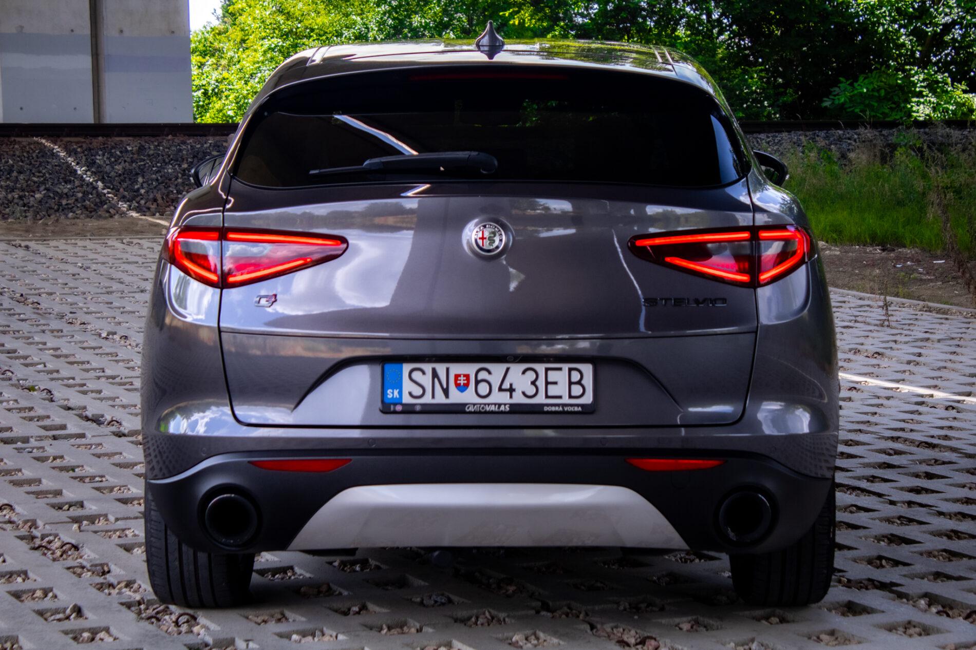 2019 Alfa Romeo Stelvio, sivá suv, 56 139 km