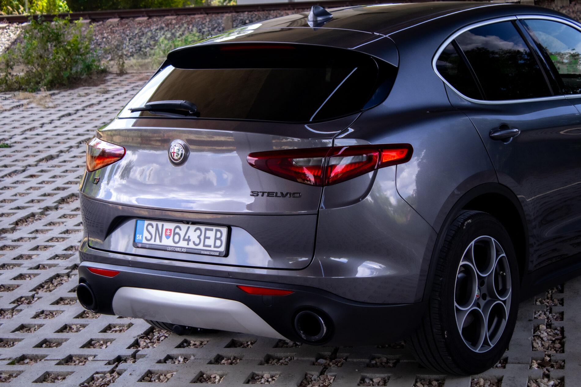 2019 Alfa Romeo Stelvio, sivá suv, 56 139 km