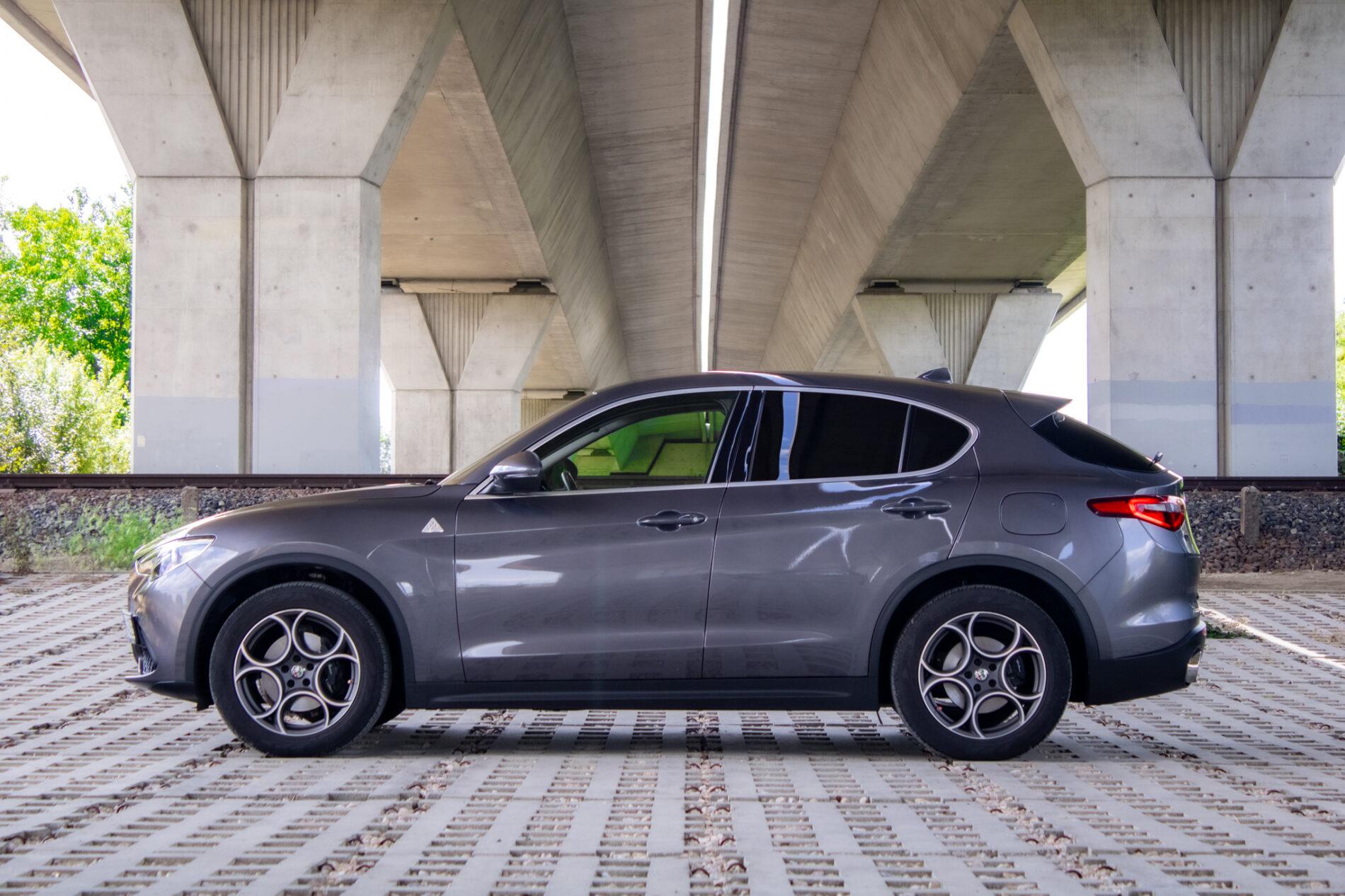 2019 Alfa Romeo Stelvio, sivá suv, 56 139 km