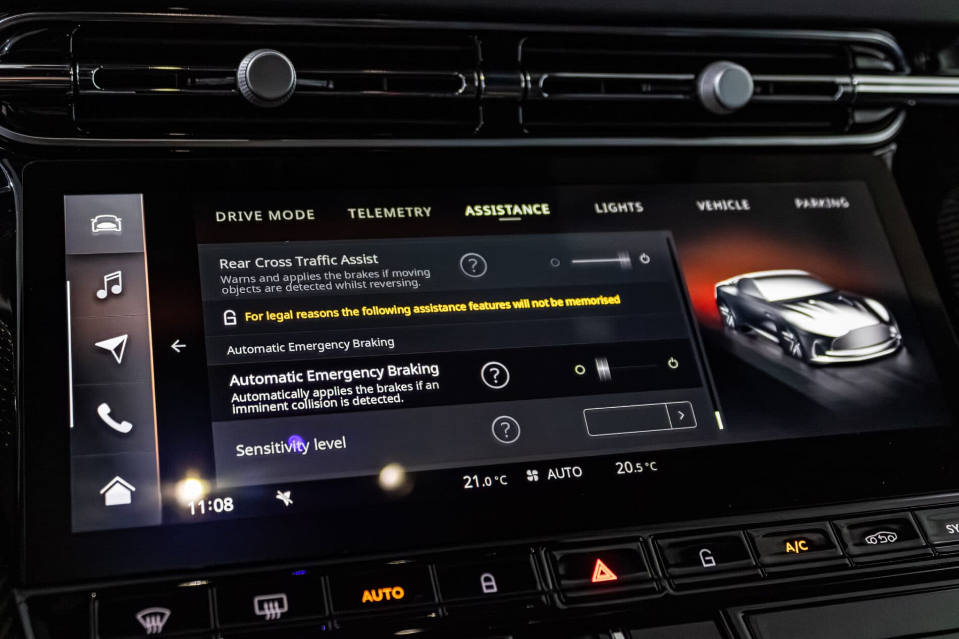 2026 Aston Martin DB12, sivá kupé, 72 km