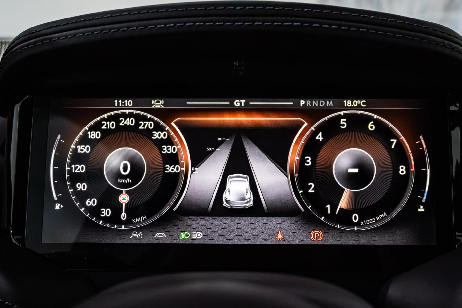 2026 Aston Martin DB12, sivá kupé, 72 km