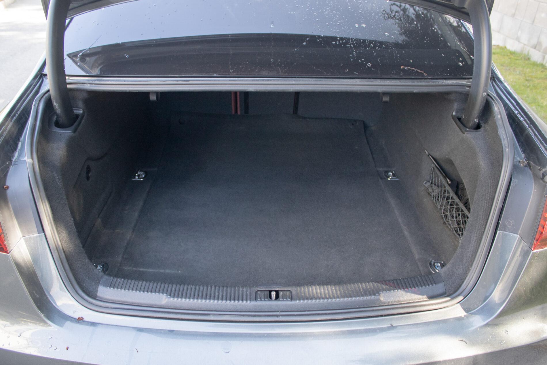 2015 AUDI S6, sivá sedan, 184 000 km