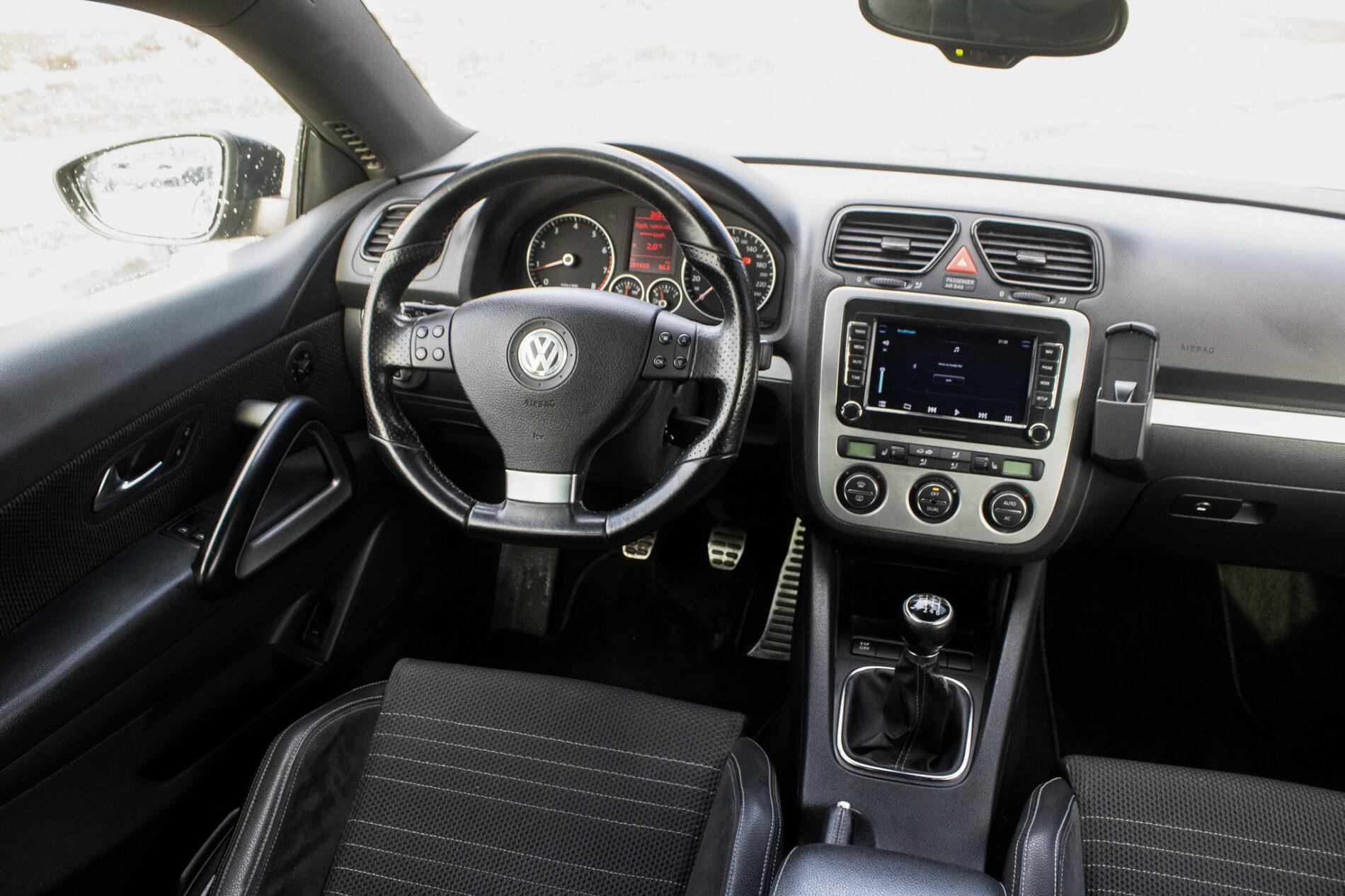 2008 Volkswagen Scirocco, čierna kupé, 201 883 km