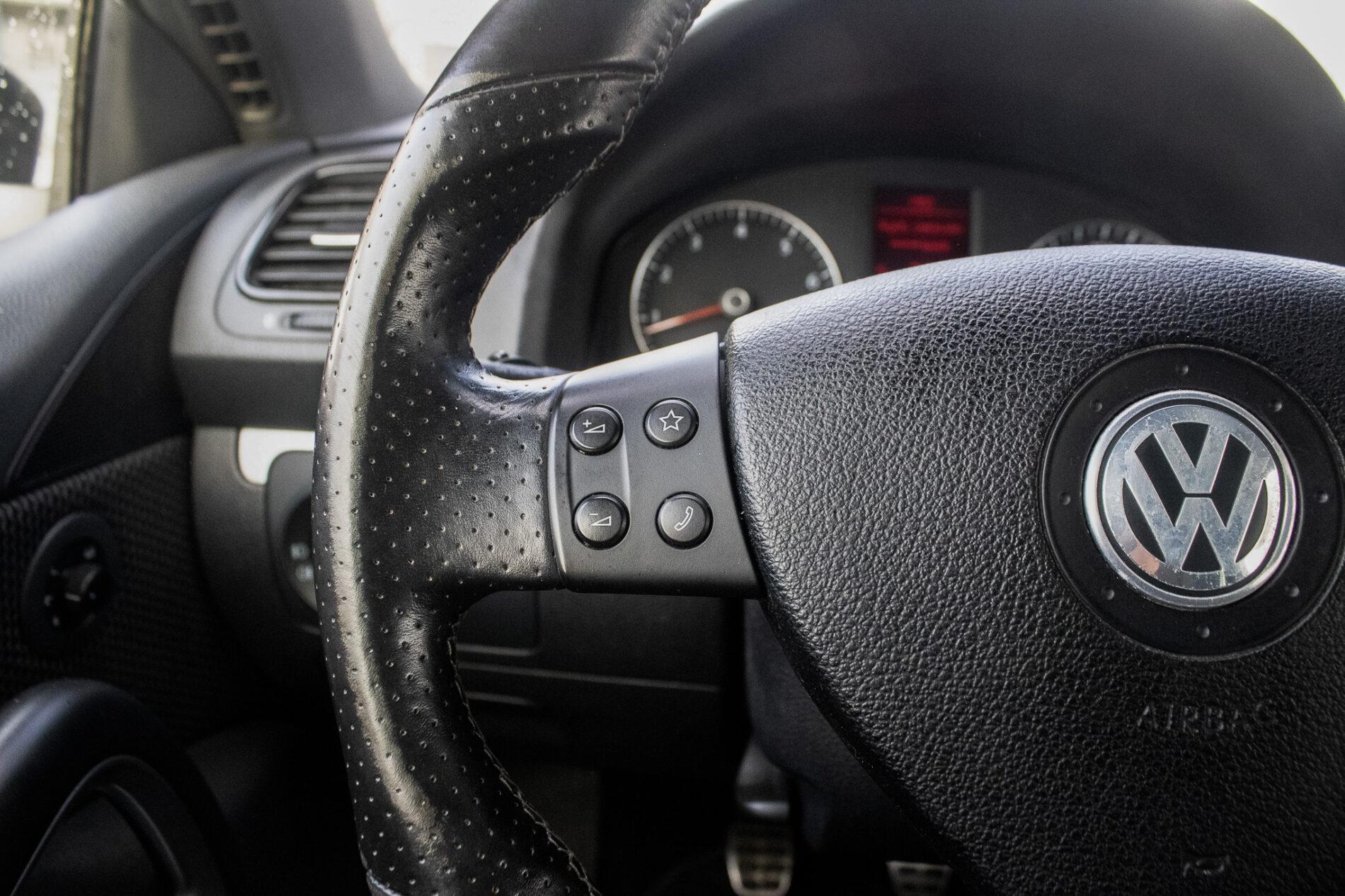 2008 Volkswagen Scirocco, čierna kupé, 201 883 km
