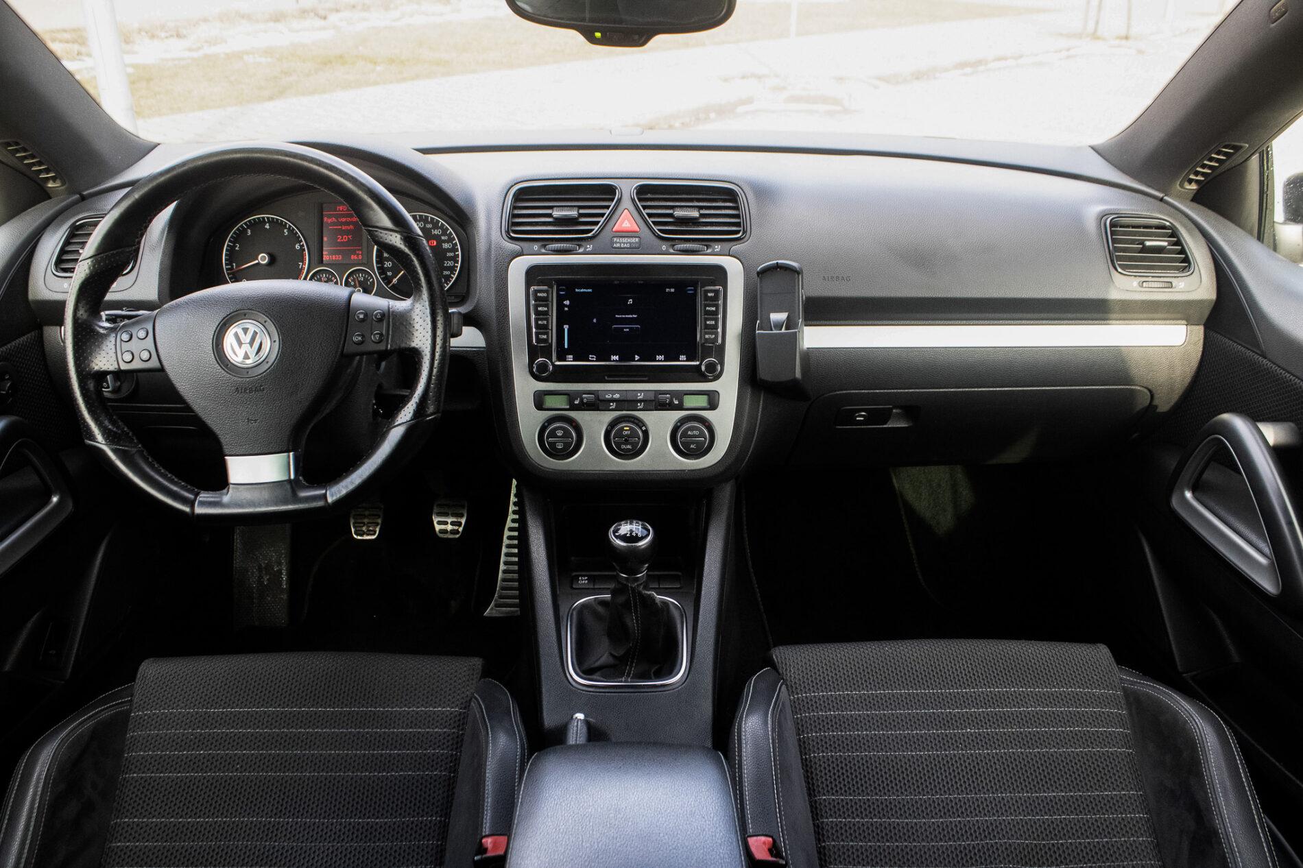 2008 Volkswagen Scirocco, čierna kupé, 201 883 km