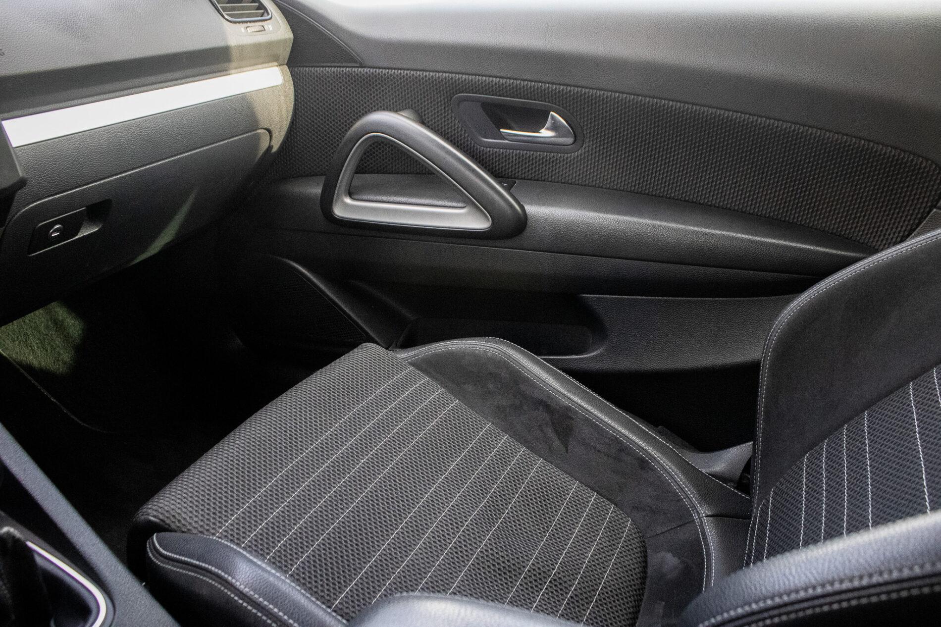 2008 Volkswagen Scirocco, čierna kupé, 201 883 km