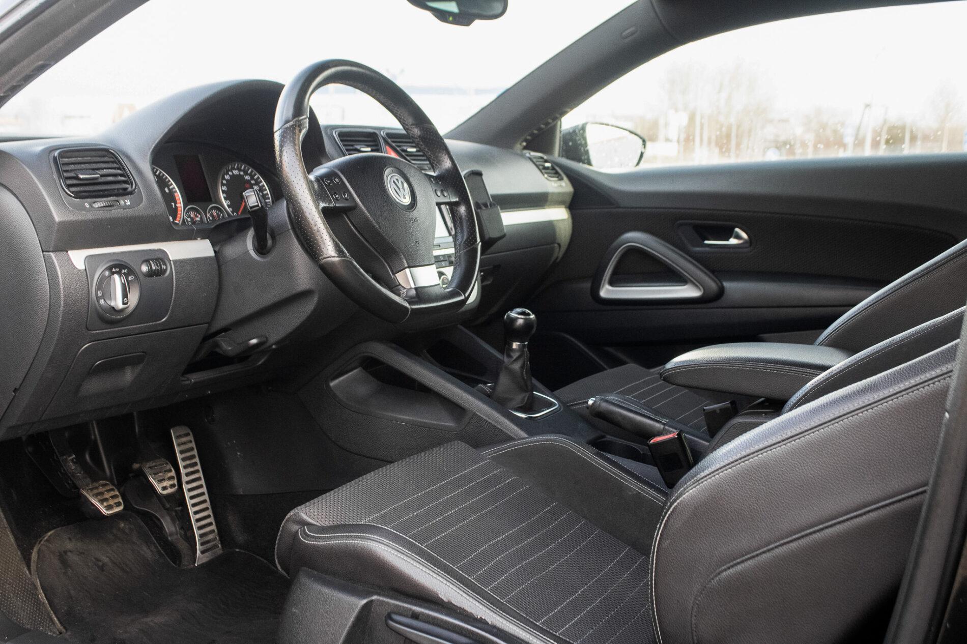 2008 Volkswagen Scirocco, čierna kupé, 201 883 km