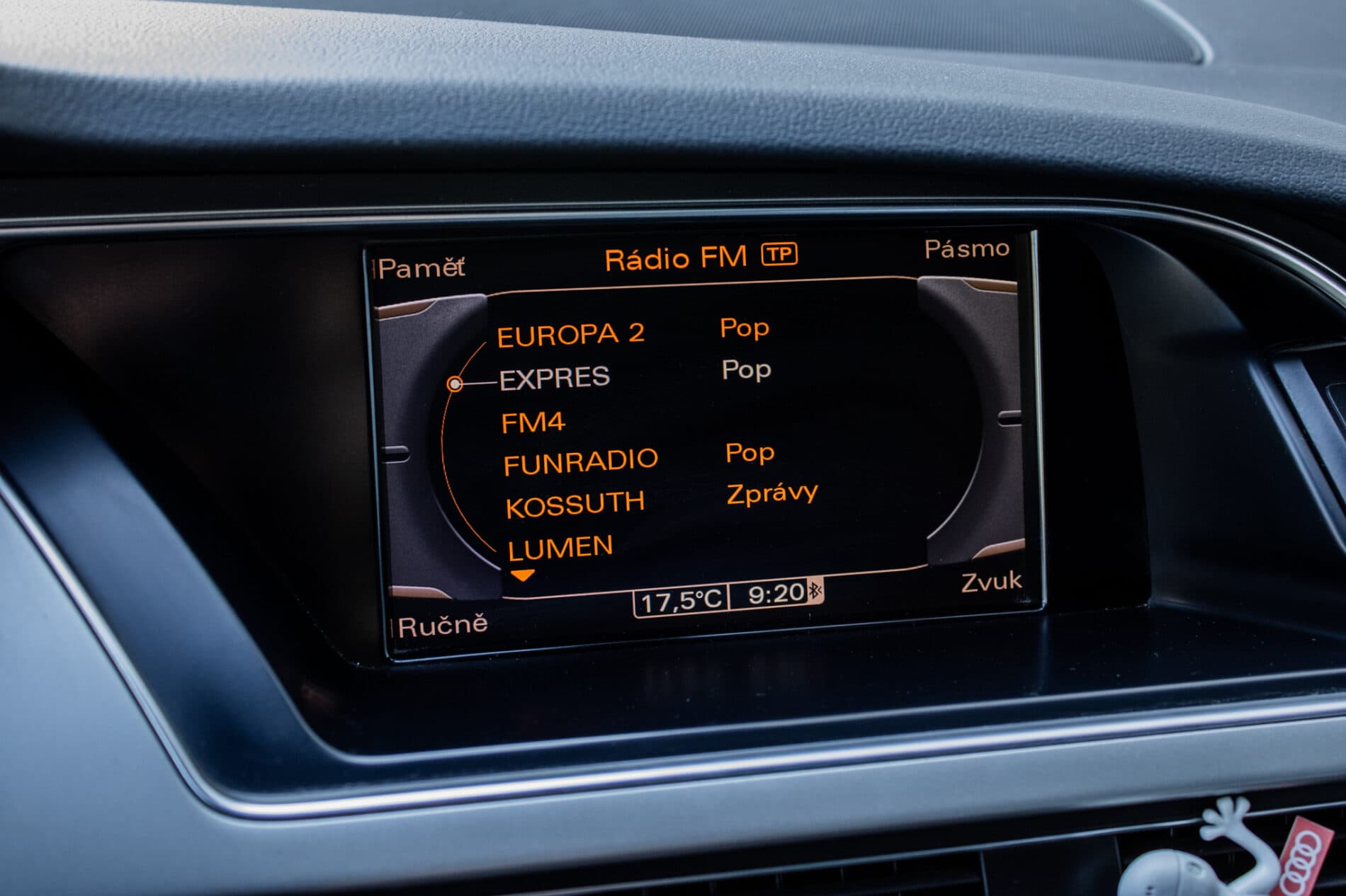 2011 AUDI A5, sivá kupé, 244 879 km