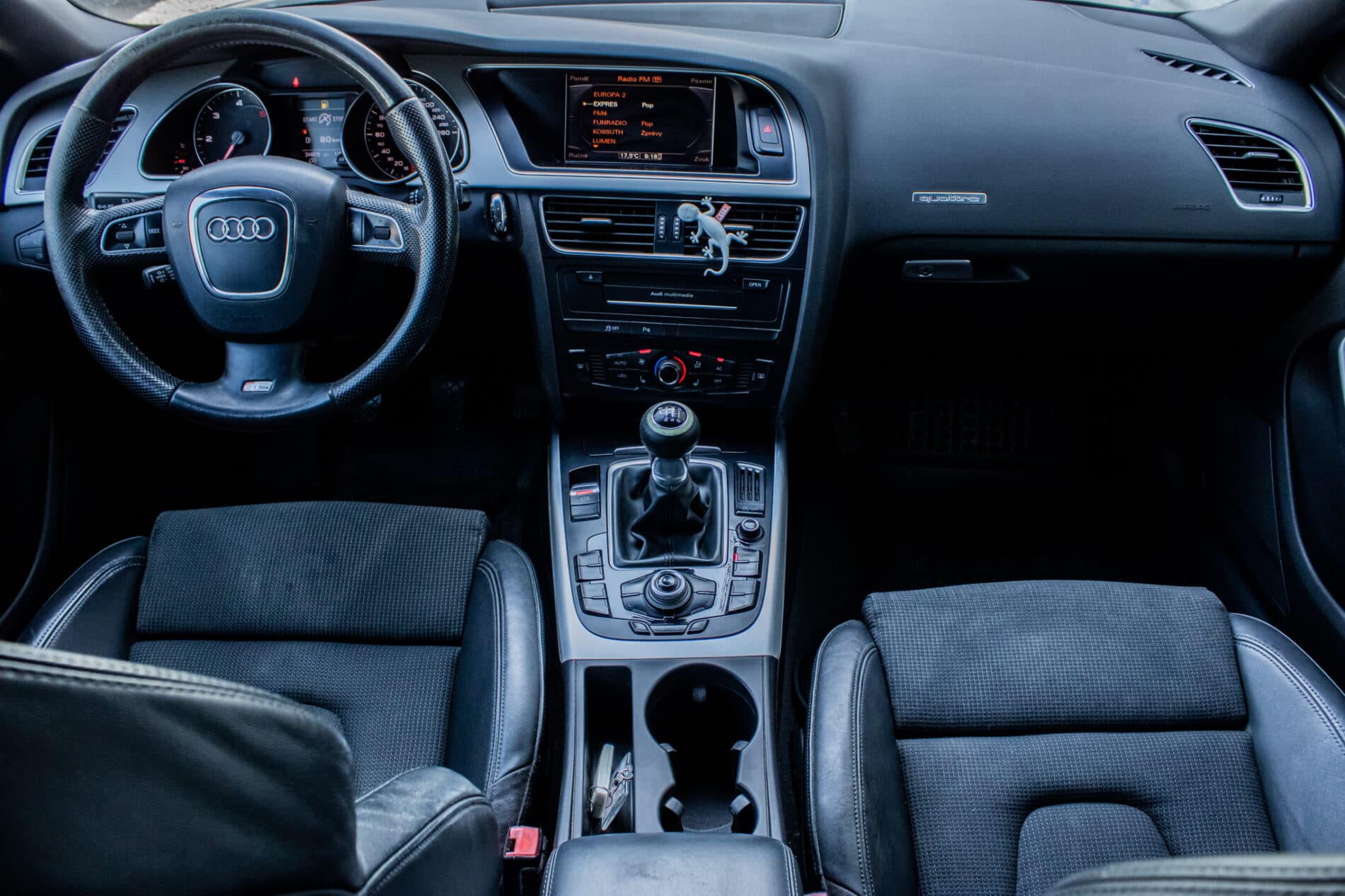 2011 AUDI A5, sivá kupé, 244 879 km