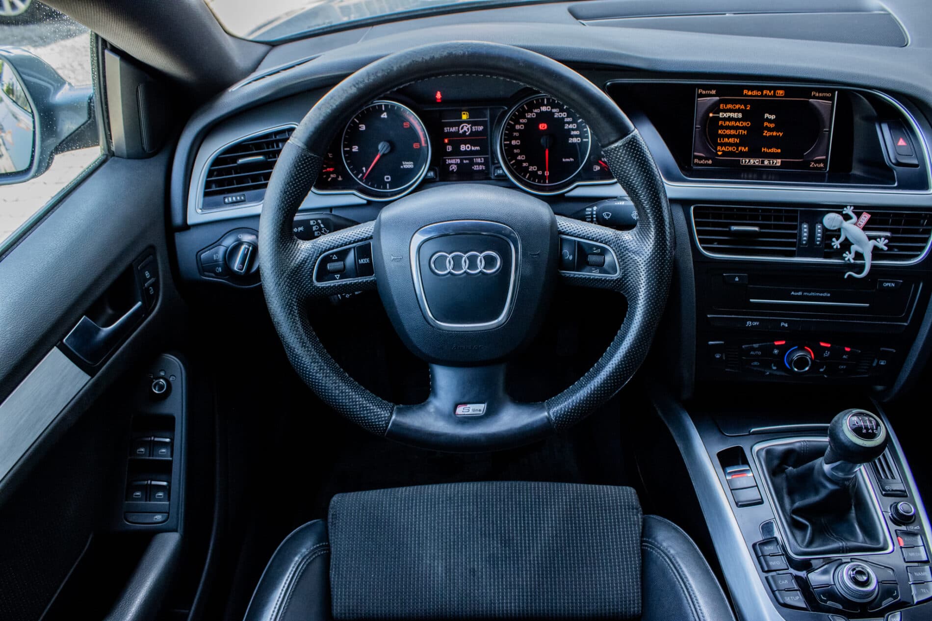 2011 AUDI A5, sivá kupé, 244 879 km