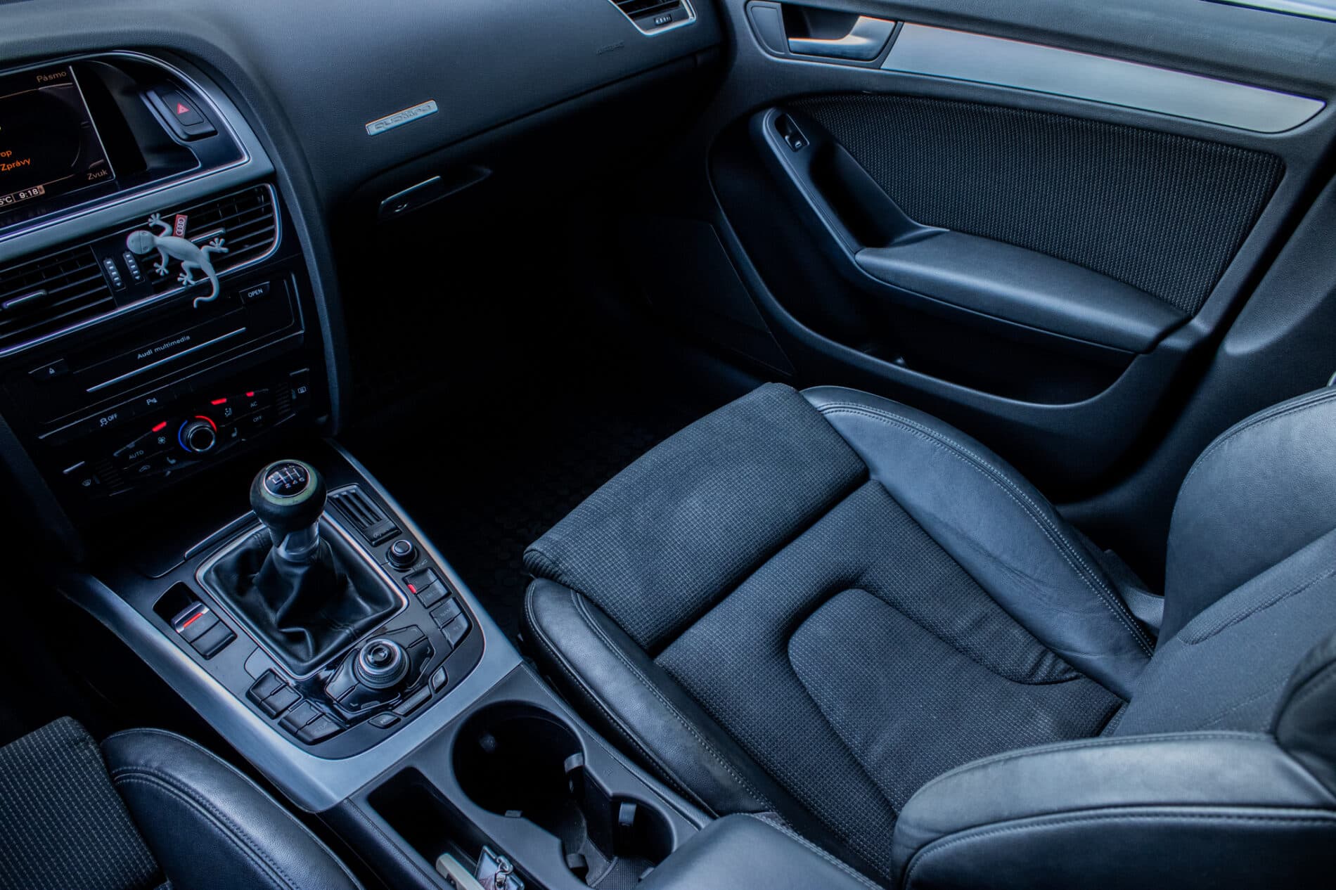 2011 AUDI A5, sivá kupé, 244 879 km