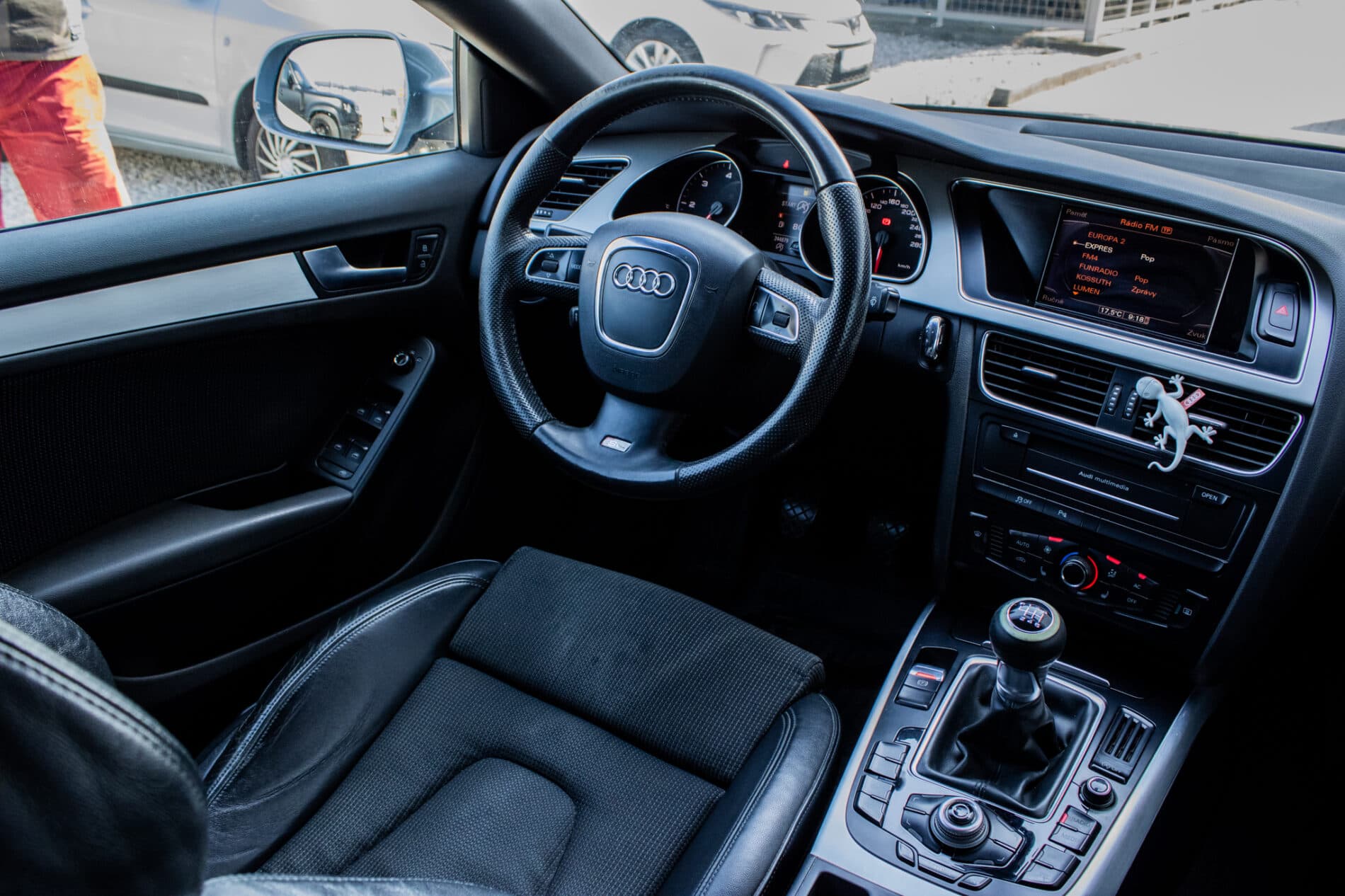 2011 AUDI A5, sivá kupé, 244 879 km