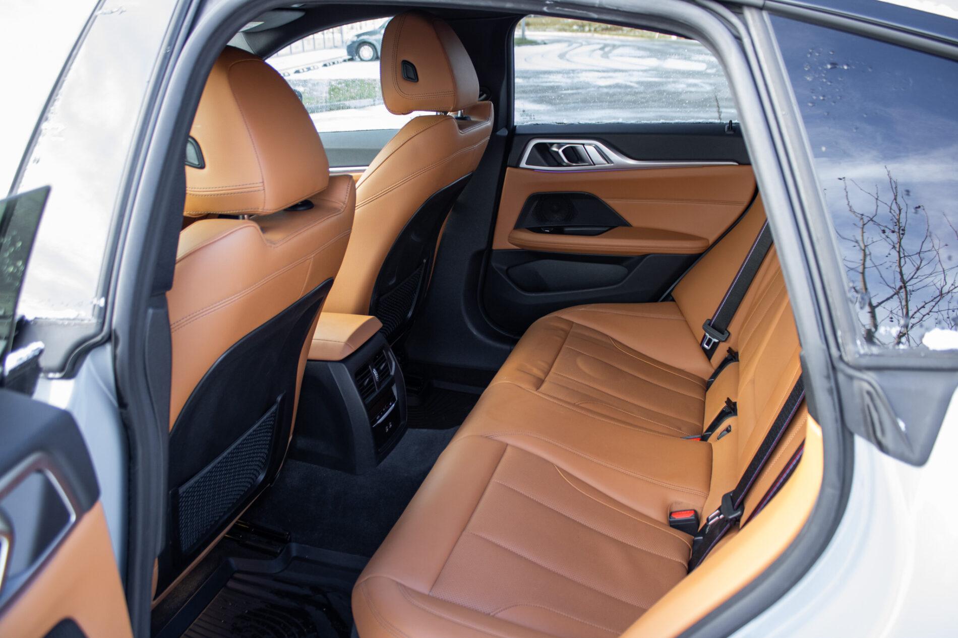 2022 BMW 430i, sivá kupé, 82 471 km