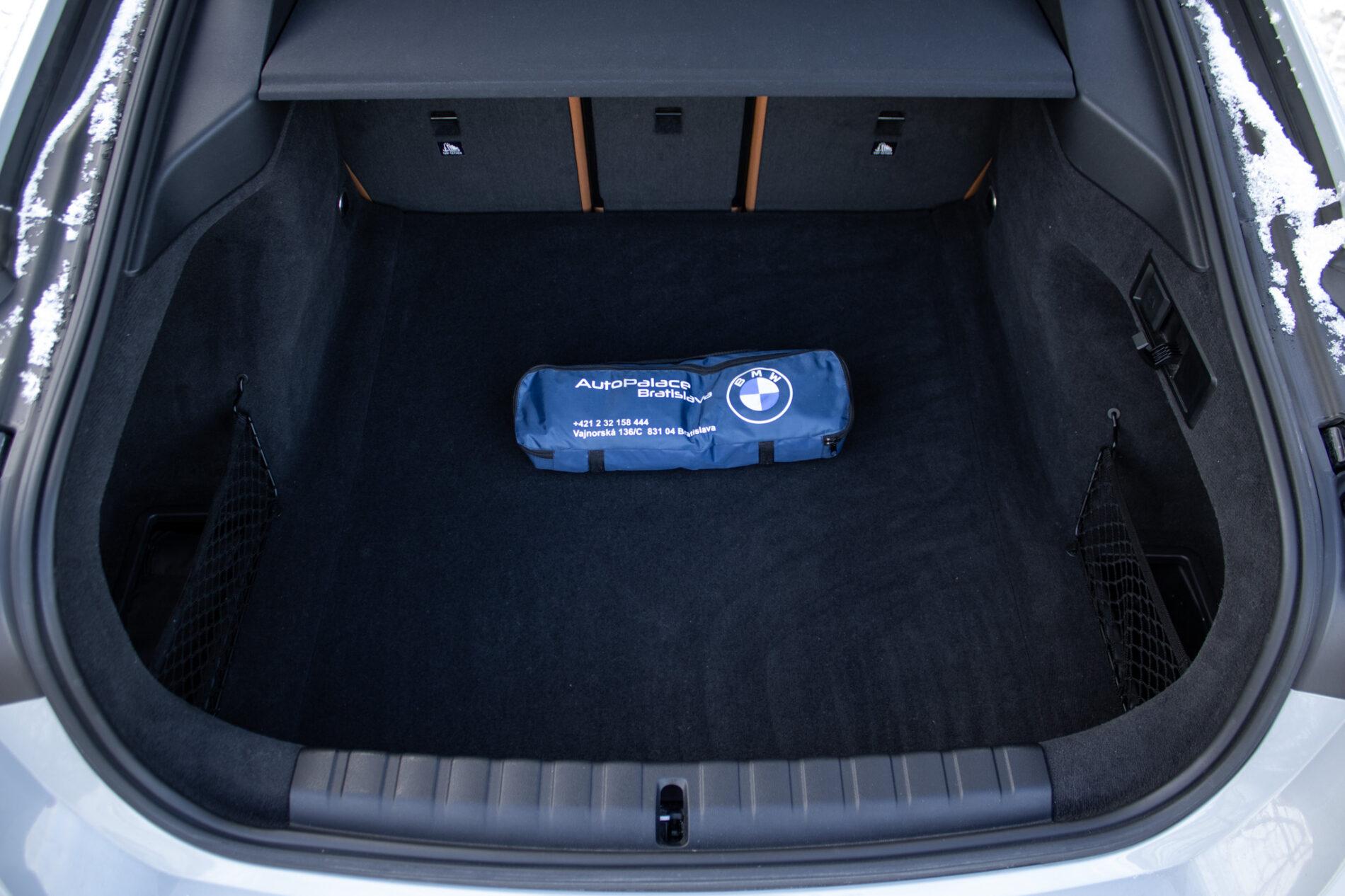 2022 BMW 430i, sivá kupé, 82 471 km