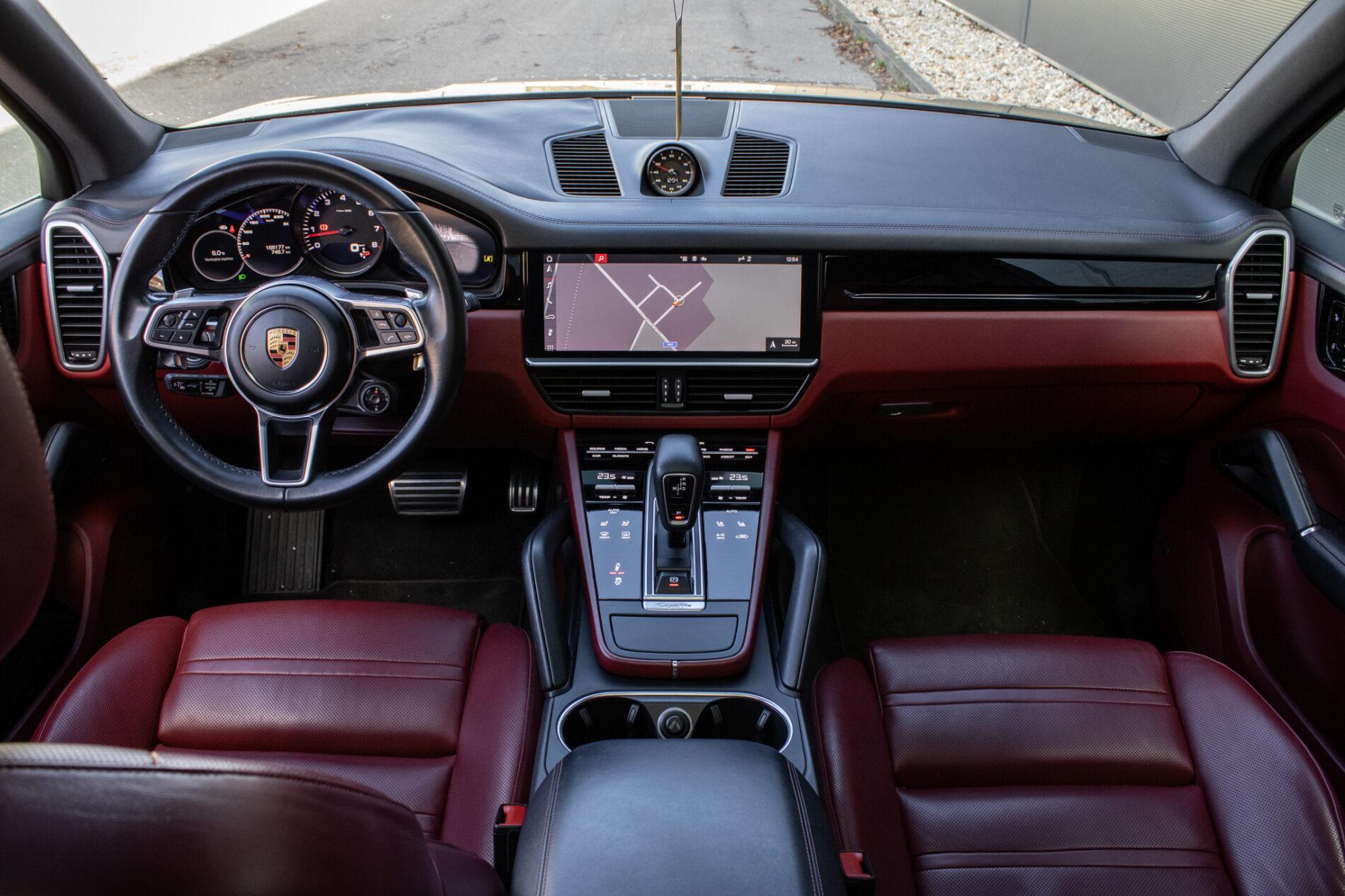 2018 Porsche Cayenne S, čierna suv, 168 000 km