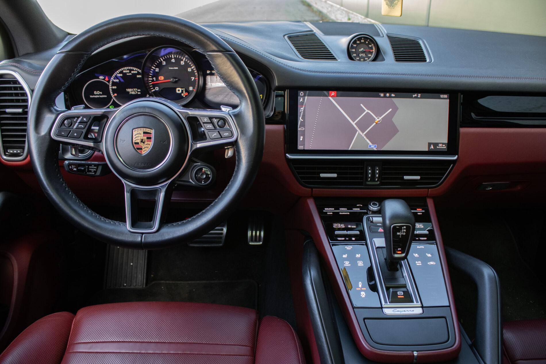 2018 Porsche Cayenne S, čierna suv, 168 000 km