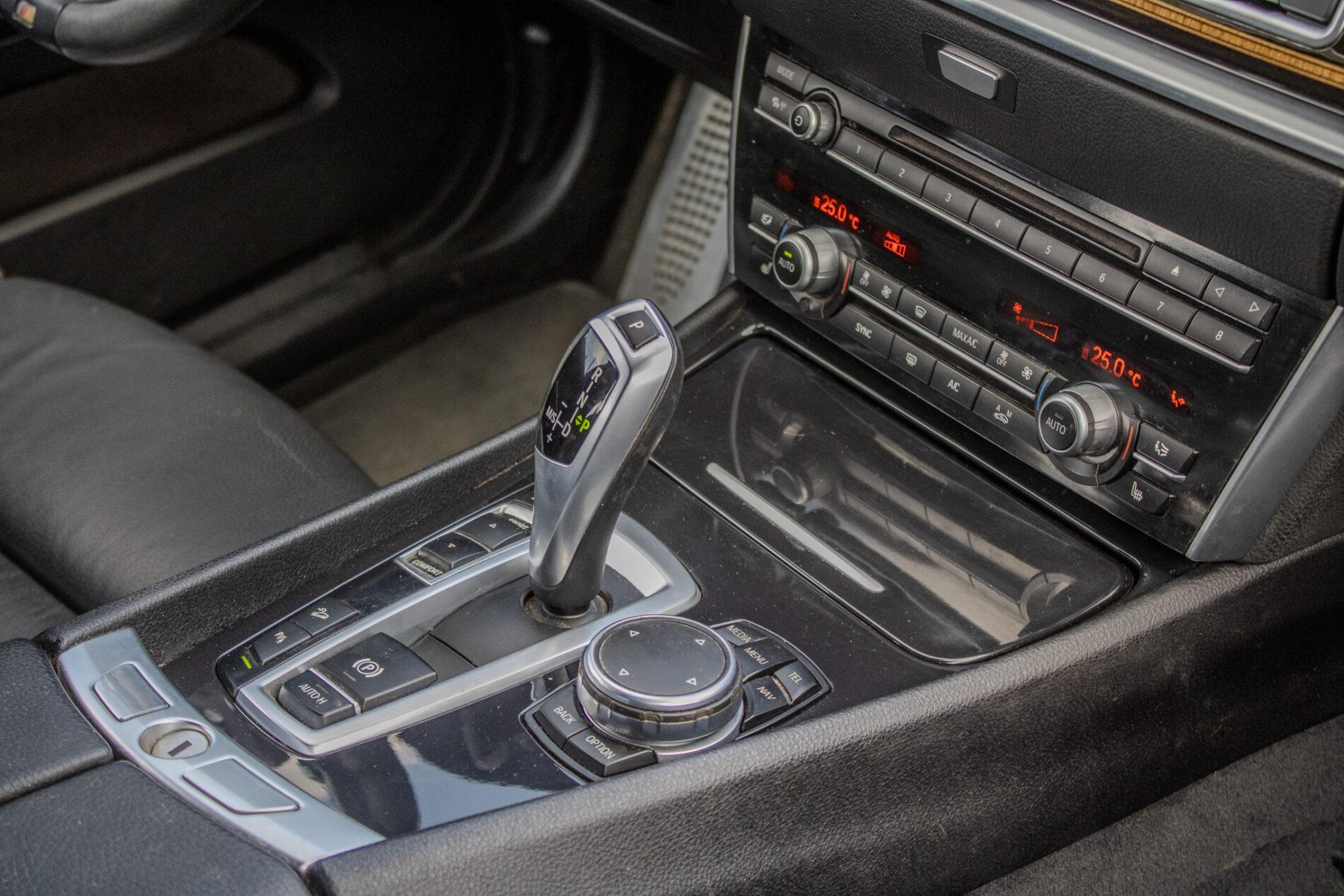 2016 BMW 530d, čierna, 258 656 km