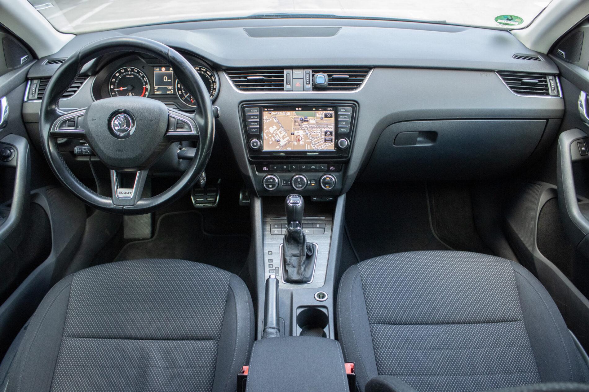 2014 Skoda Octavia RS, modrá kombi, 268 807 km