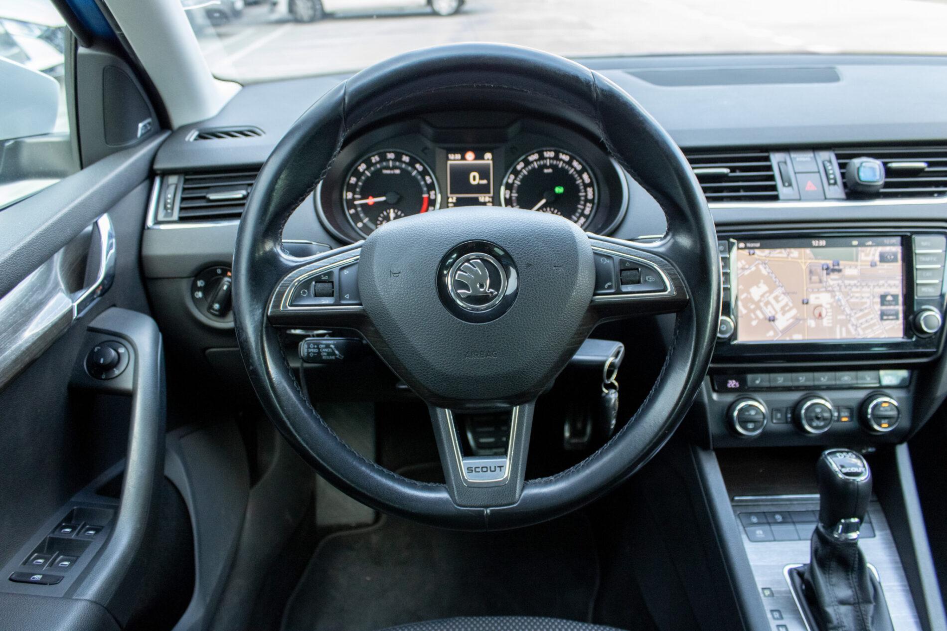 2014 Skoda Octavia RS, modrá kombi, 268 807 km