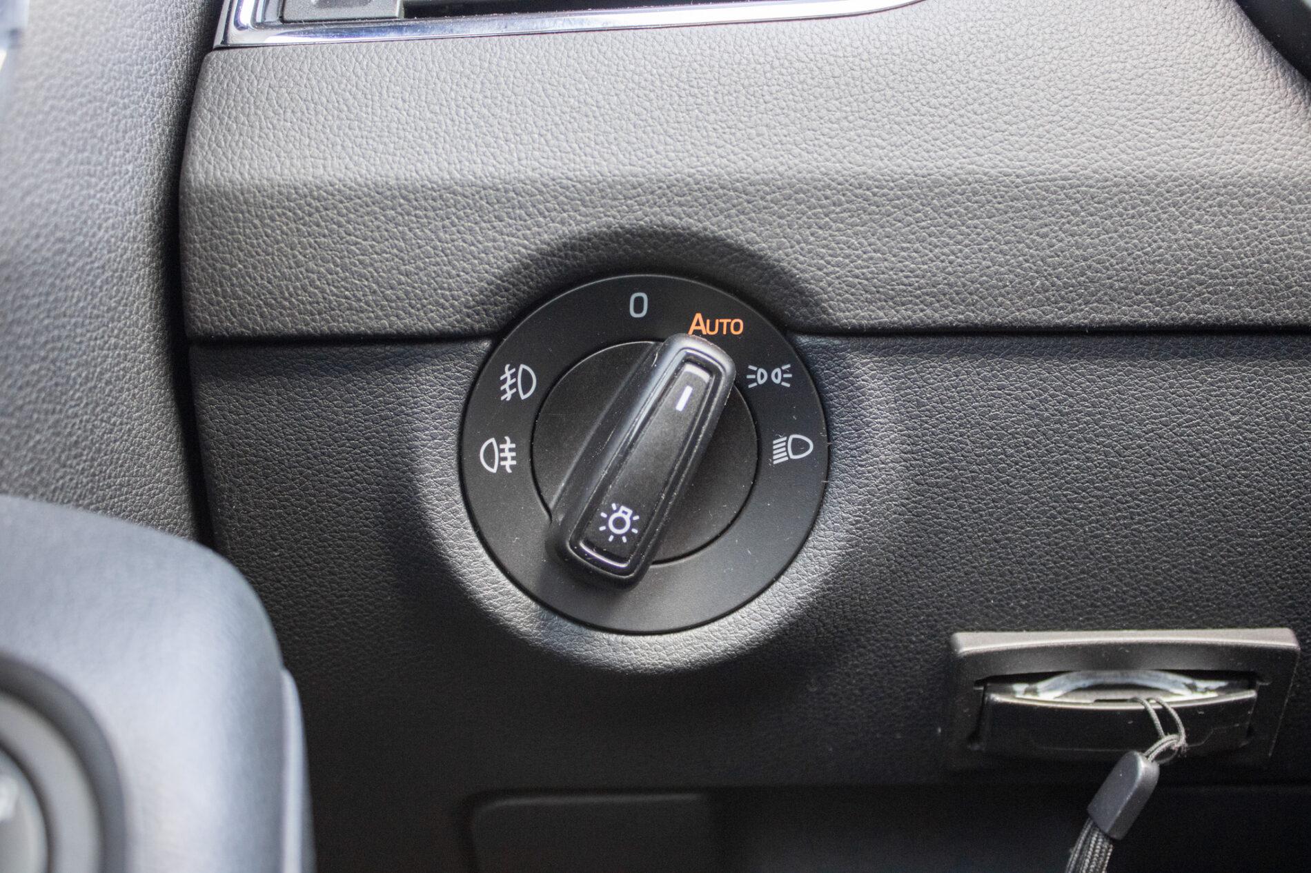 2014 Skoda Octavia RS, modrá kombi, 268 807 km