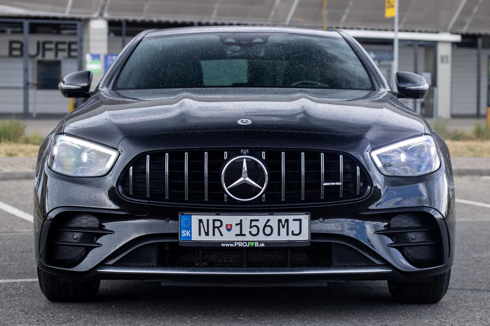 2020 Mercedes-Benz E 53 AMG, čierna sedan, 85 274 km