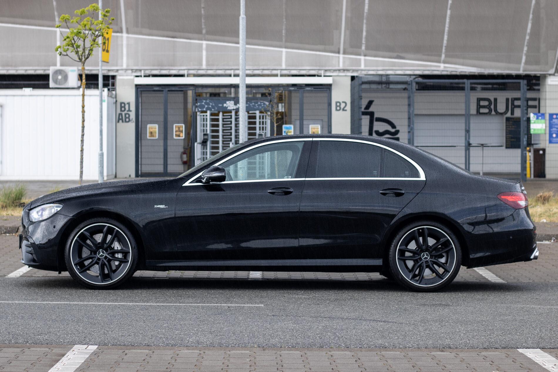 2020 Mercedes-Benz E 53 AMG, čierna sedan, 85 274 km