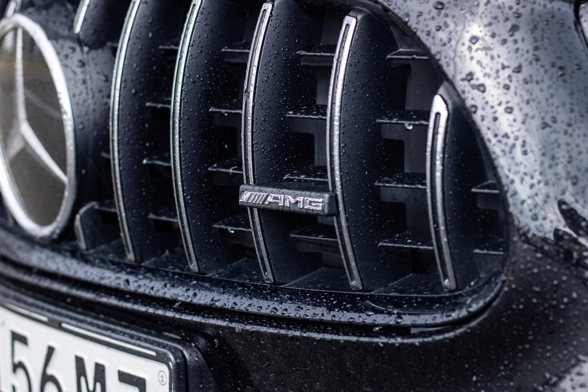 2020 Mercedes-Benz E 53 AMG, čierna sedan, 85 274 km