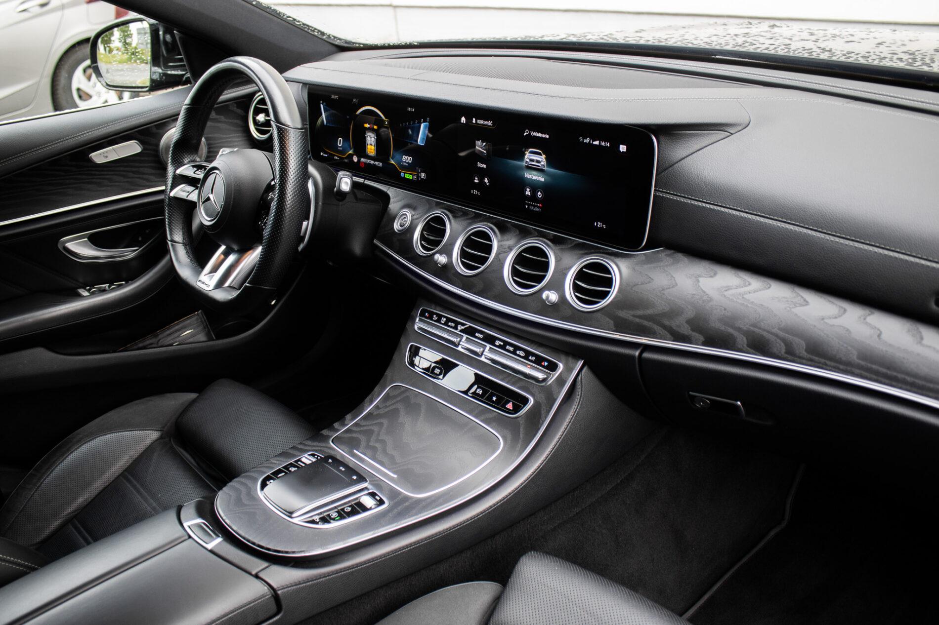 2020 Mercedes-Benz E 53 AMG, čierna sedan, 85 274 km