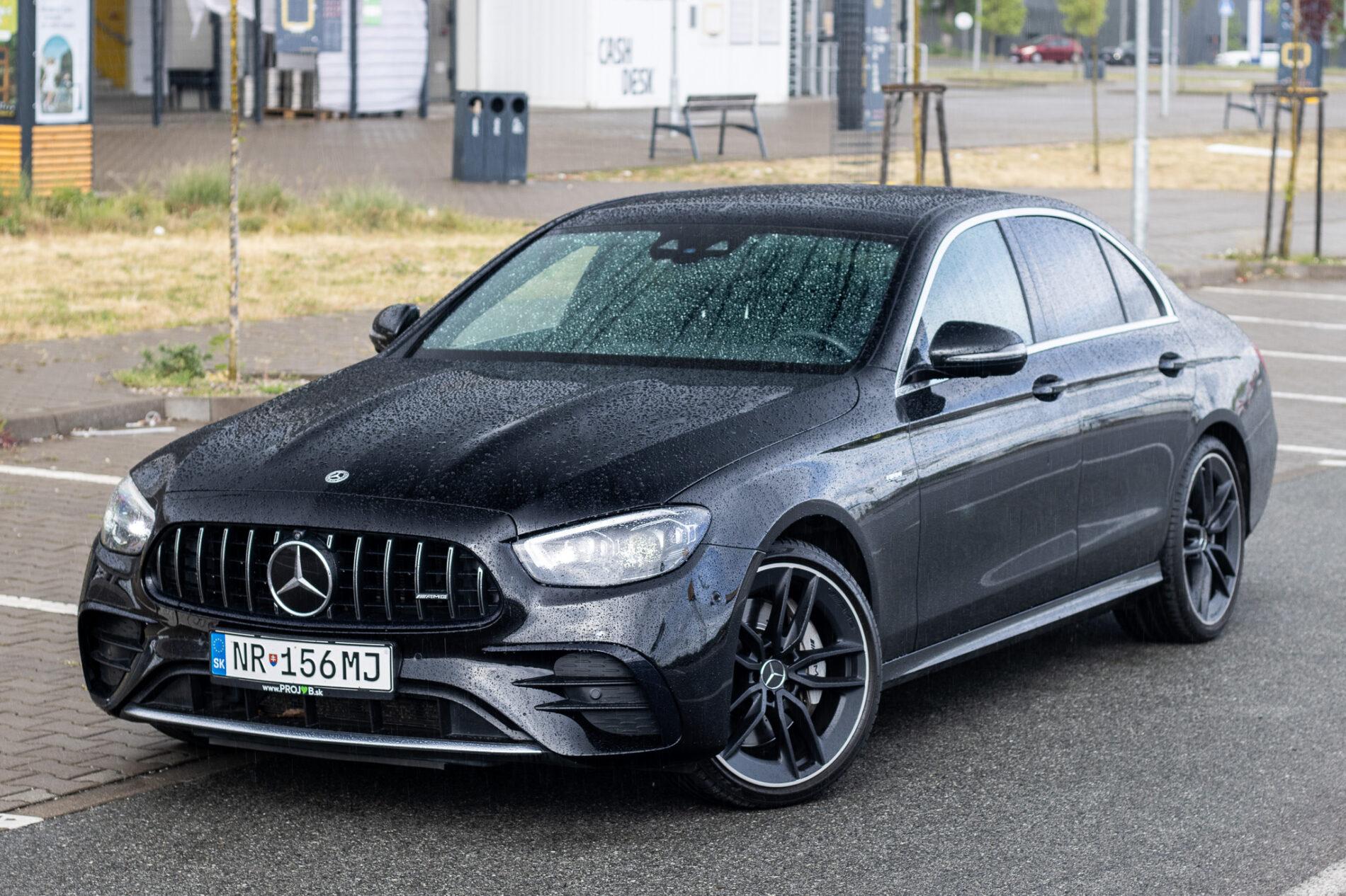 2020 Mercedes-Benz E 53 AMG, čierna sedan, 85 274 km
