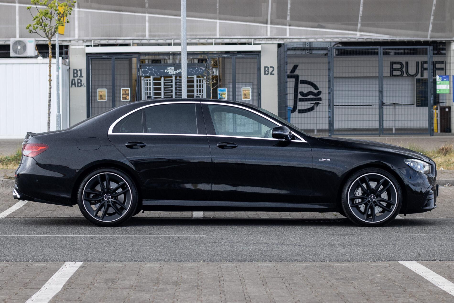 2020 Mercedes-Benz E 53 AMG, čierna sedan, 85 274 km