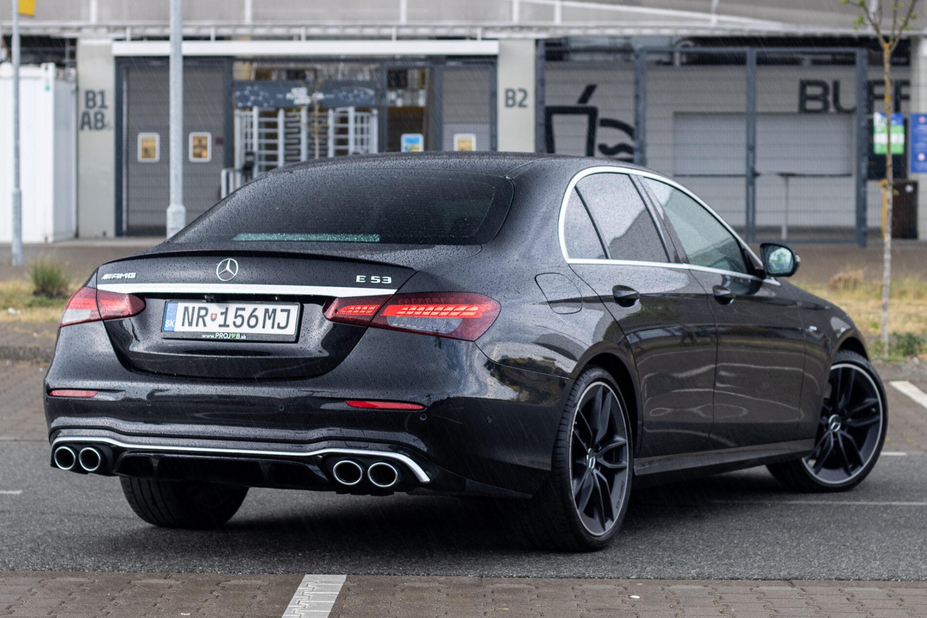2020 Mercedes-Benz E 53 AMG, čierna sedan, 85 274 km